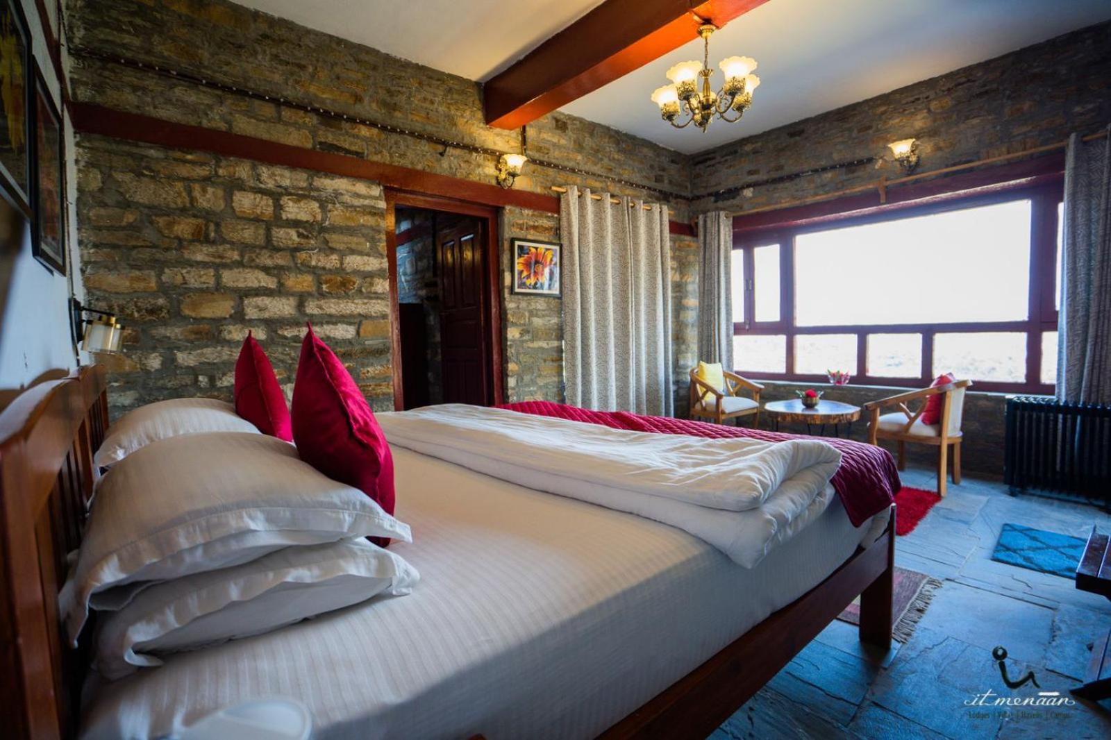 King Room with Mountain View photo 2