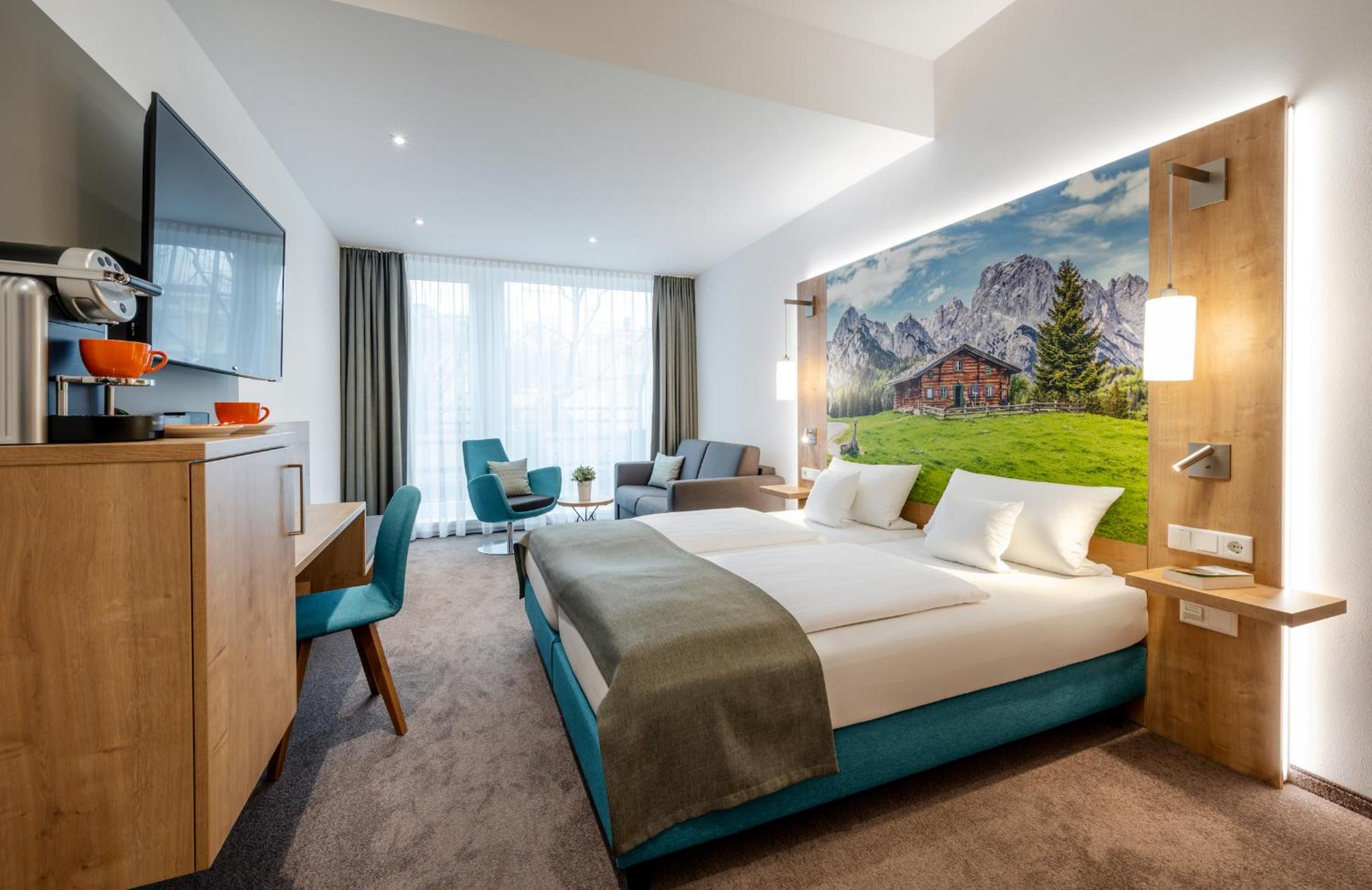 Junior Suite Deluxe with Balcony - Photo 1