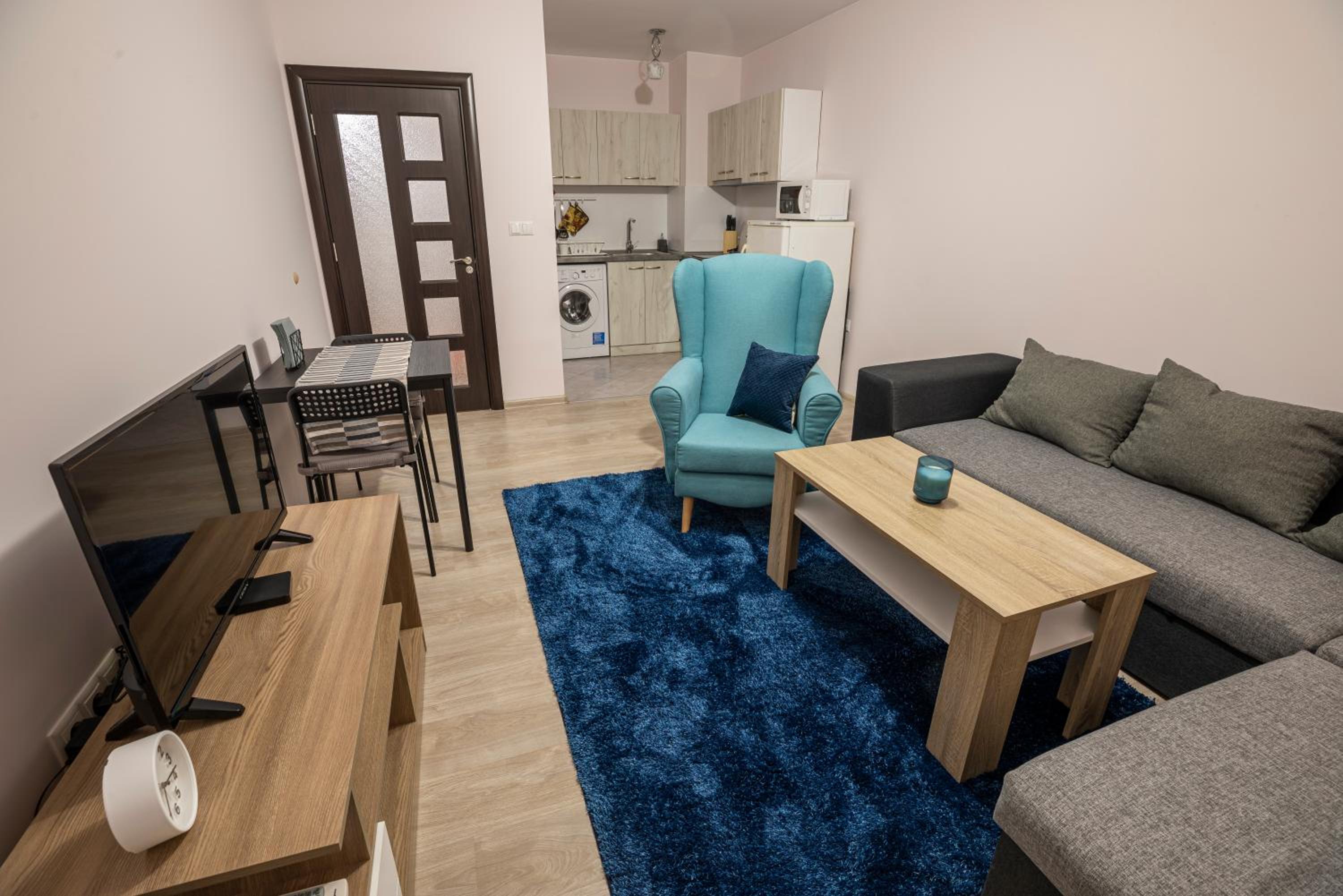 One-Bedroom Apartment