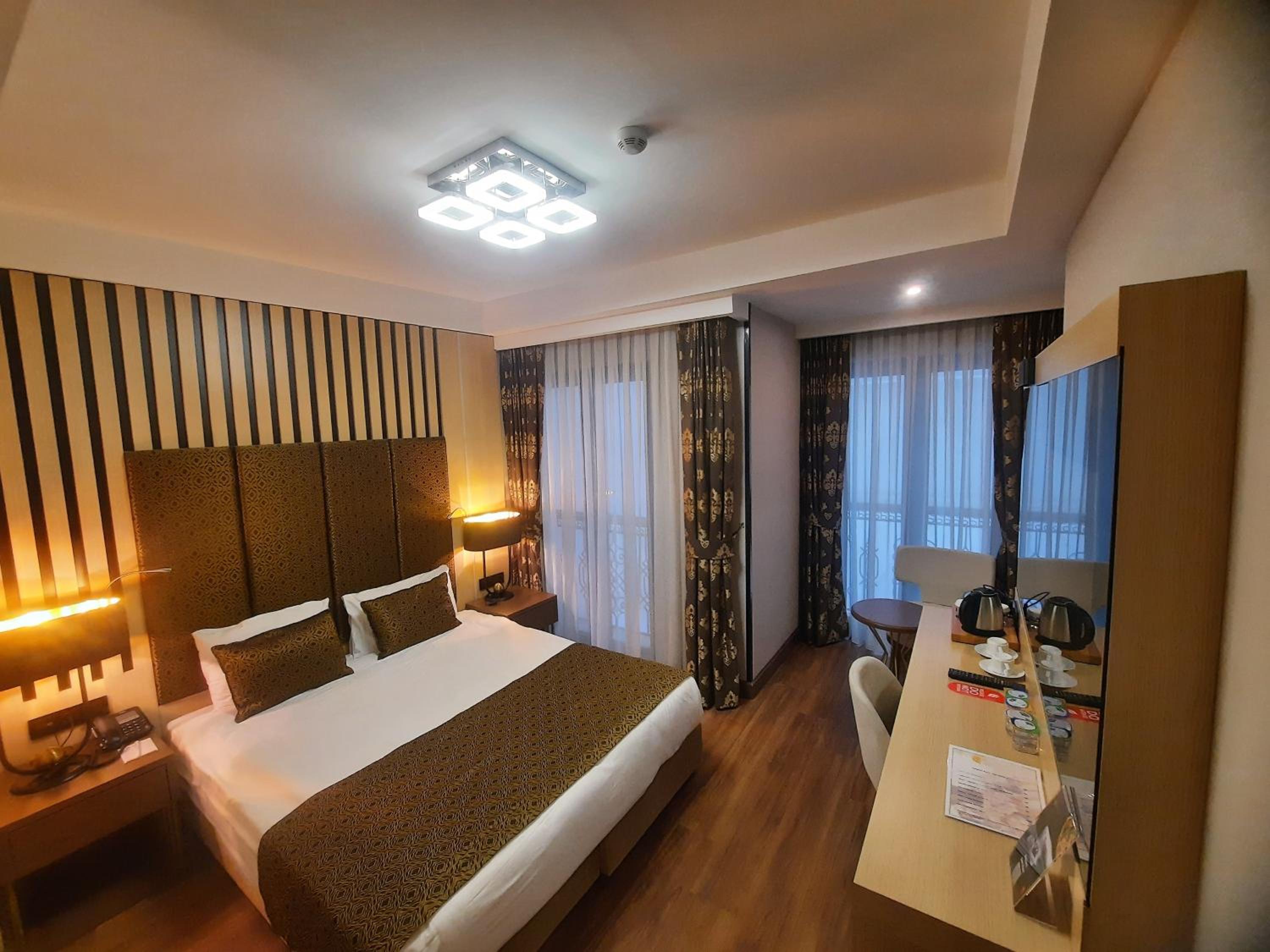 Superior Double or Twin Room photo 2