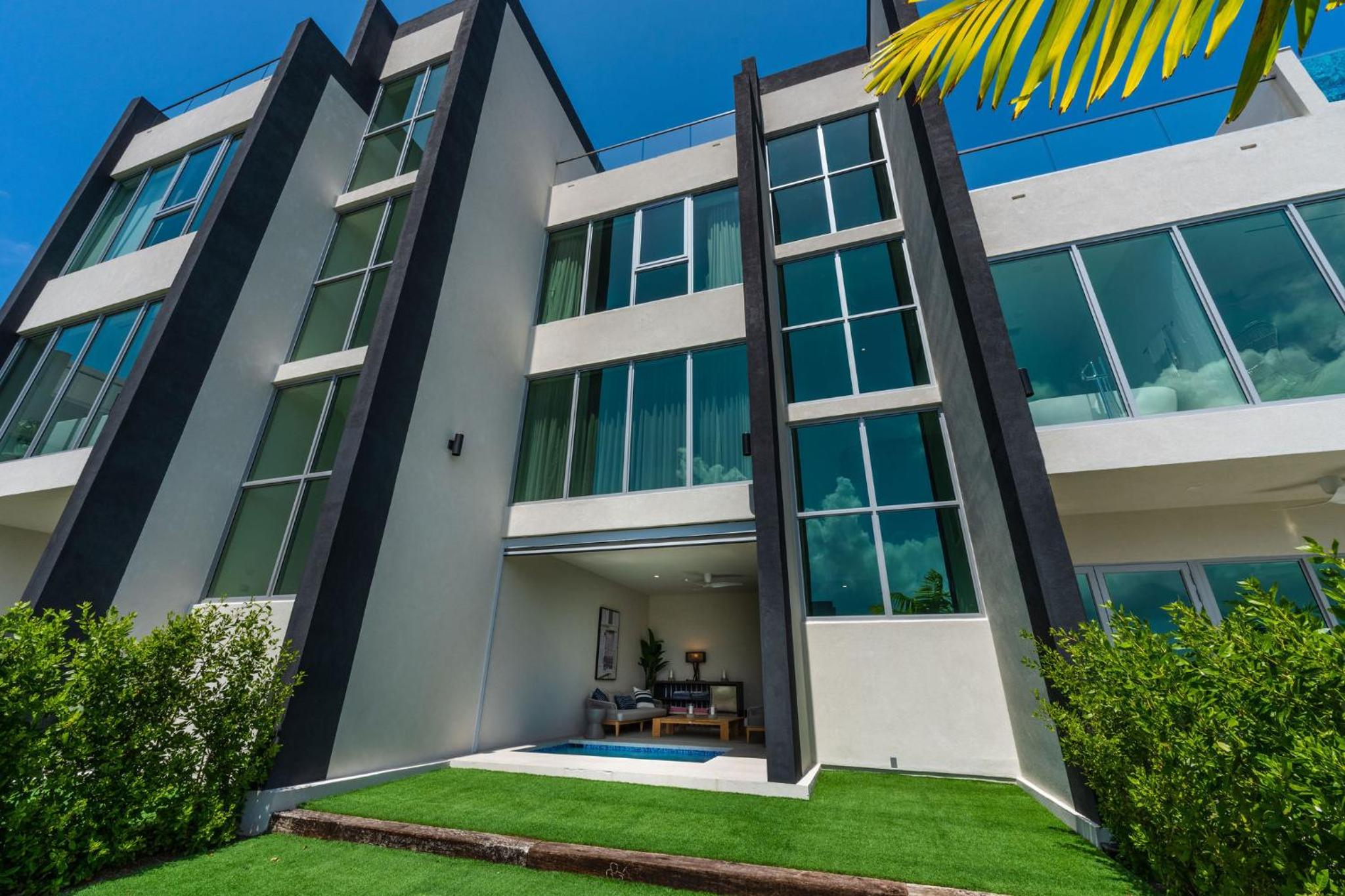 Three-Bedroom Villa photo 2