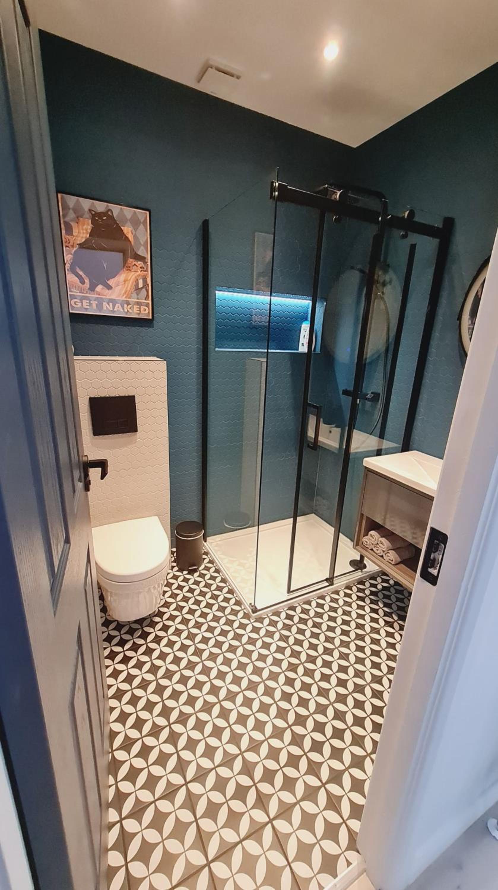 Two-Bedroom House - Photo 9