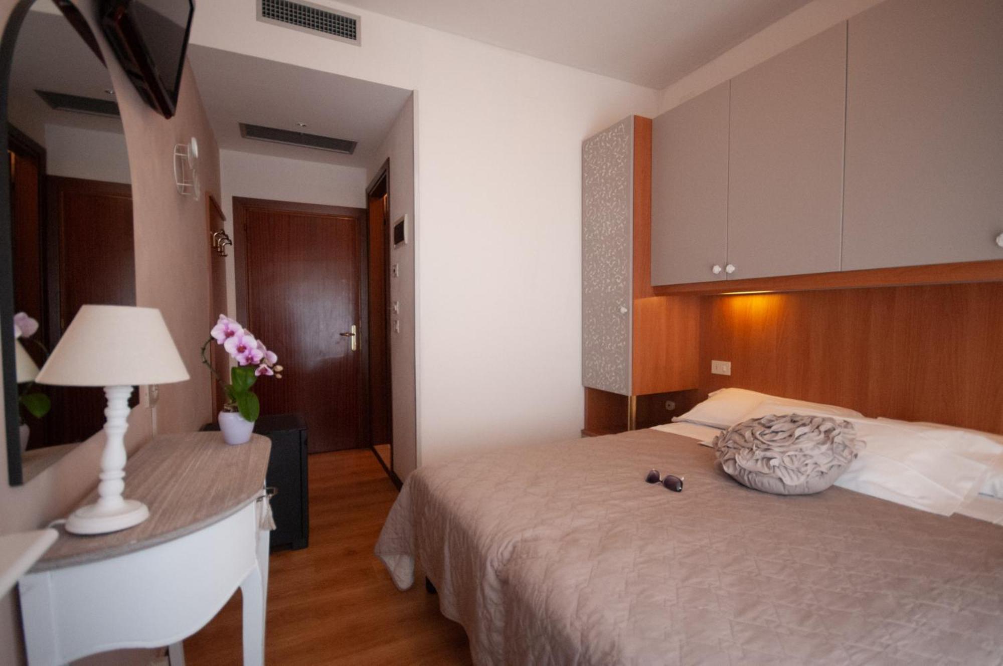 Budget Double or Twin Room photo 3