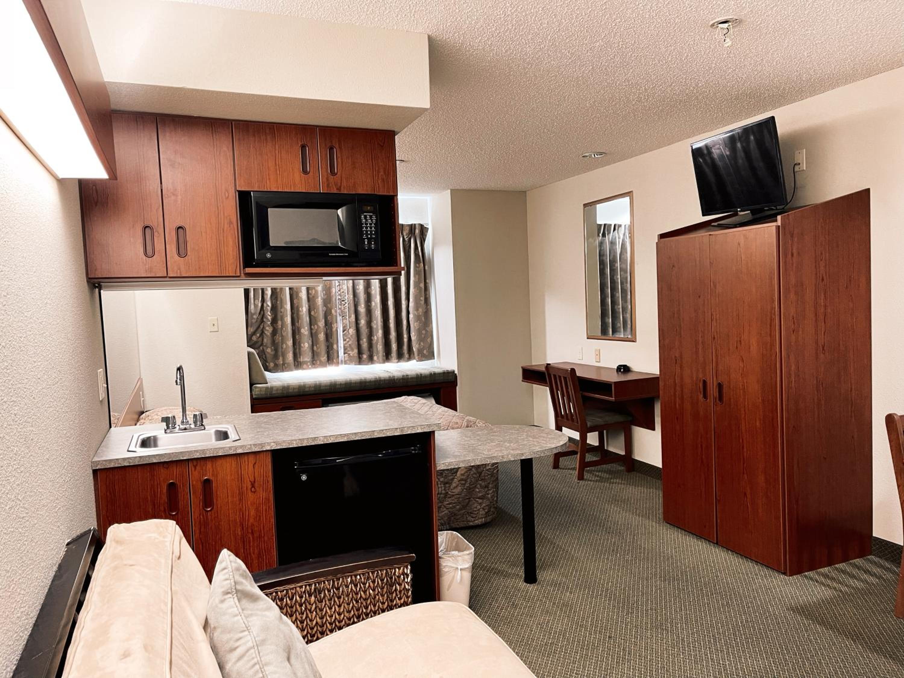 Single Room with Private Bathroom photo 2