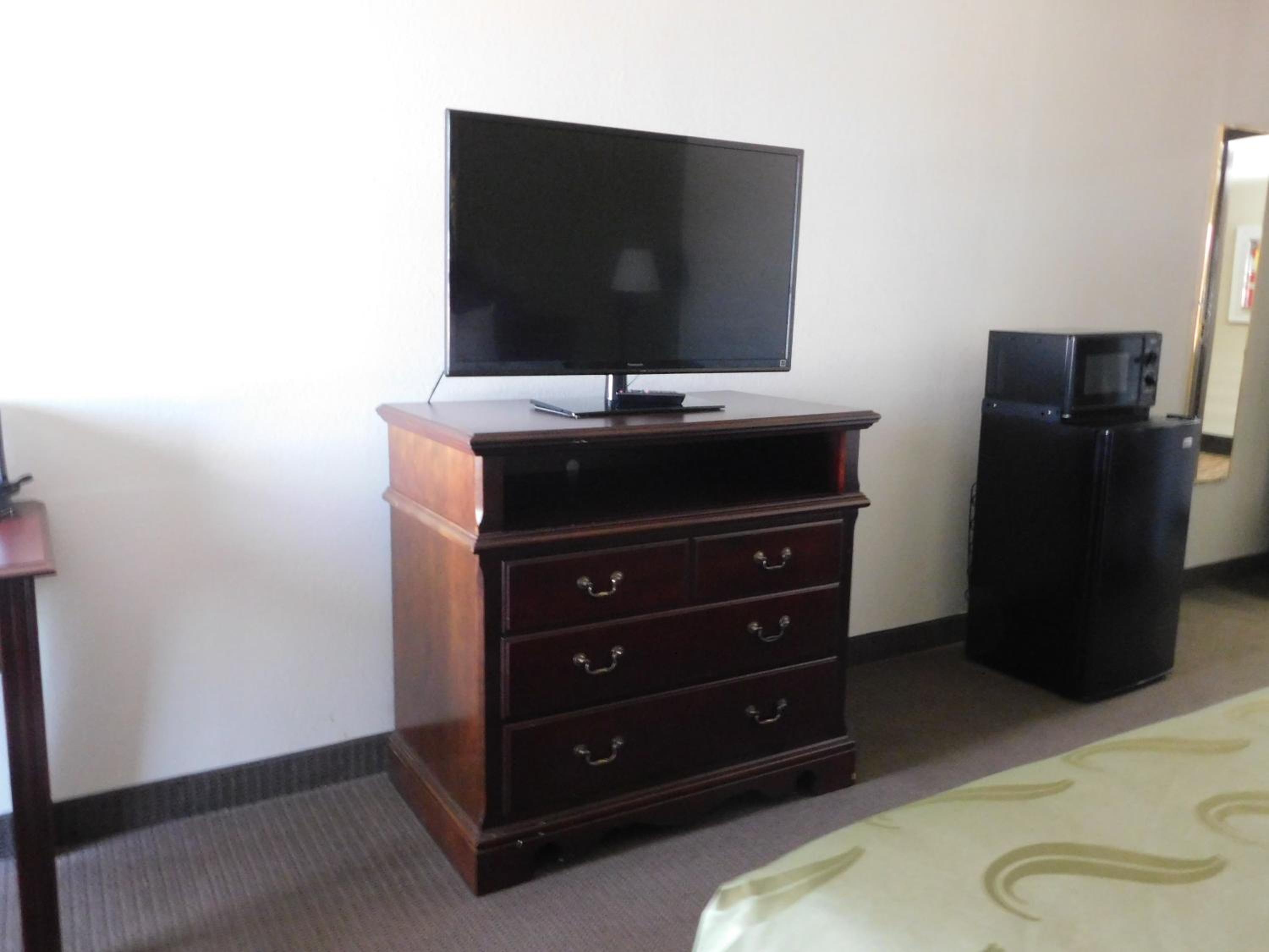 King Room - Non-Smoking - Photo 2