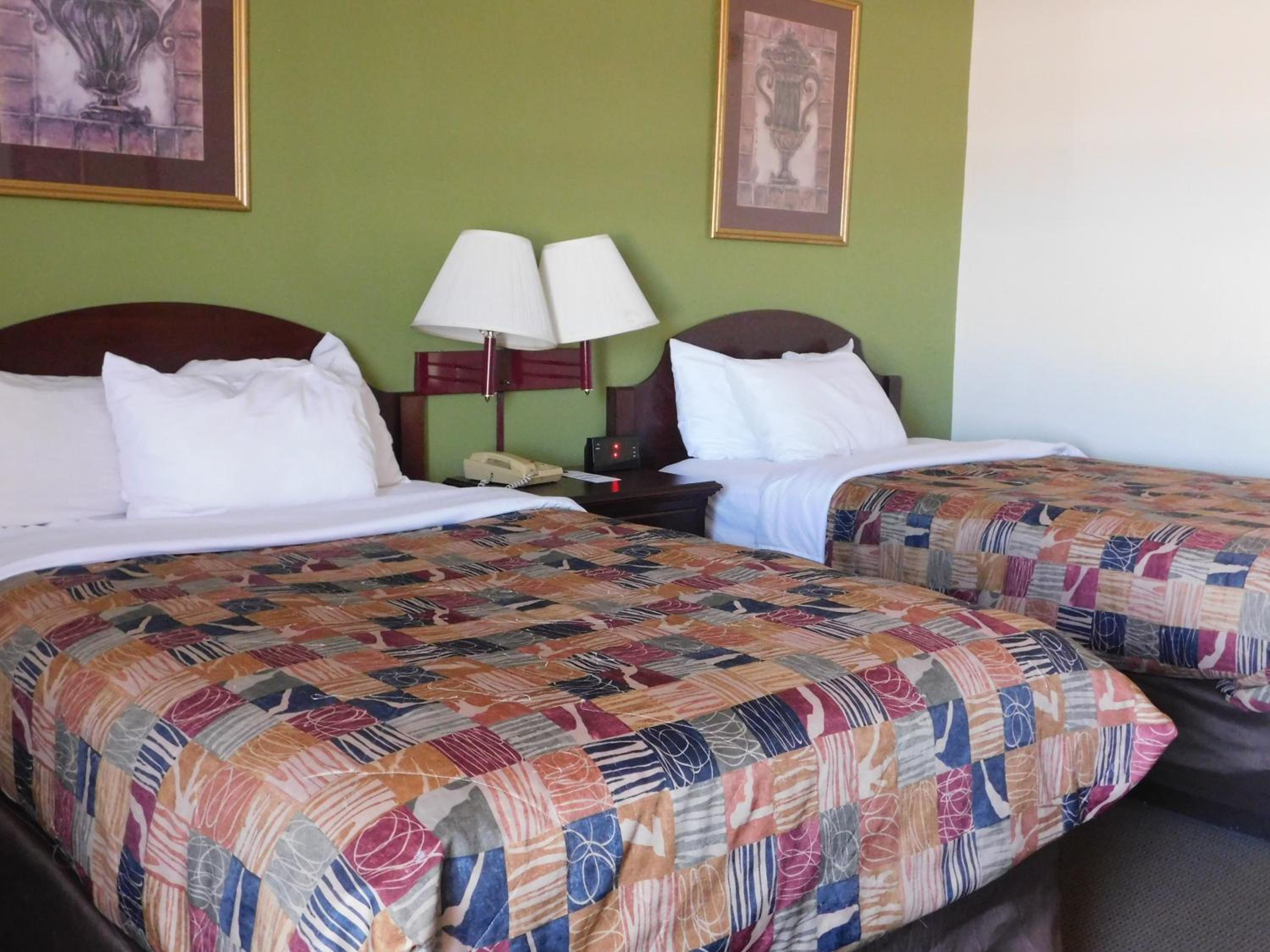 Double Room with Two Double Beds - Non-Smoking - Photo 9