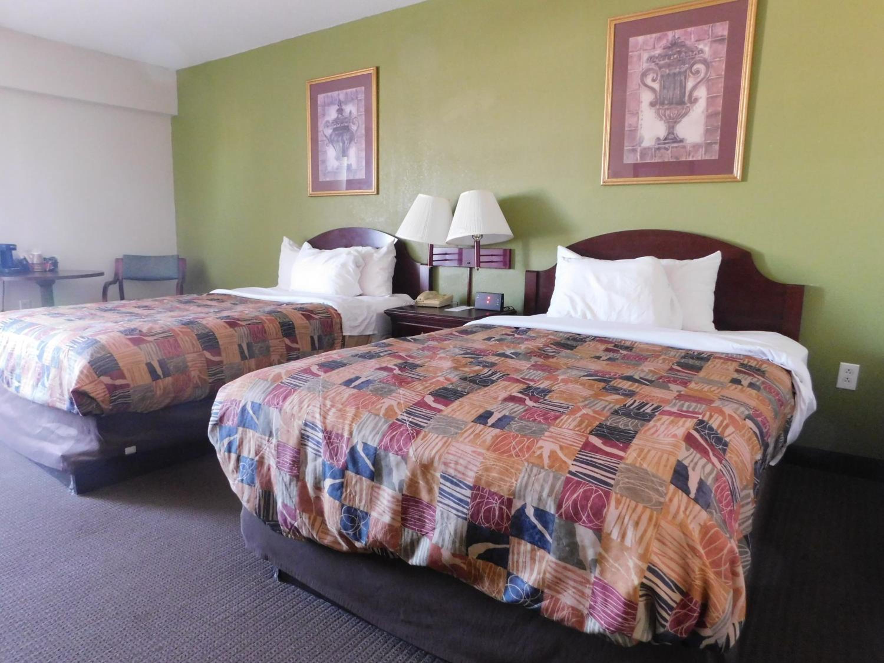 Double Room with Two Double Beds - Non-Smoking - Photo 5