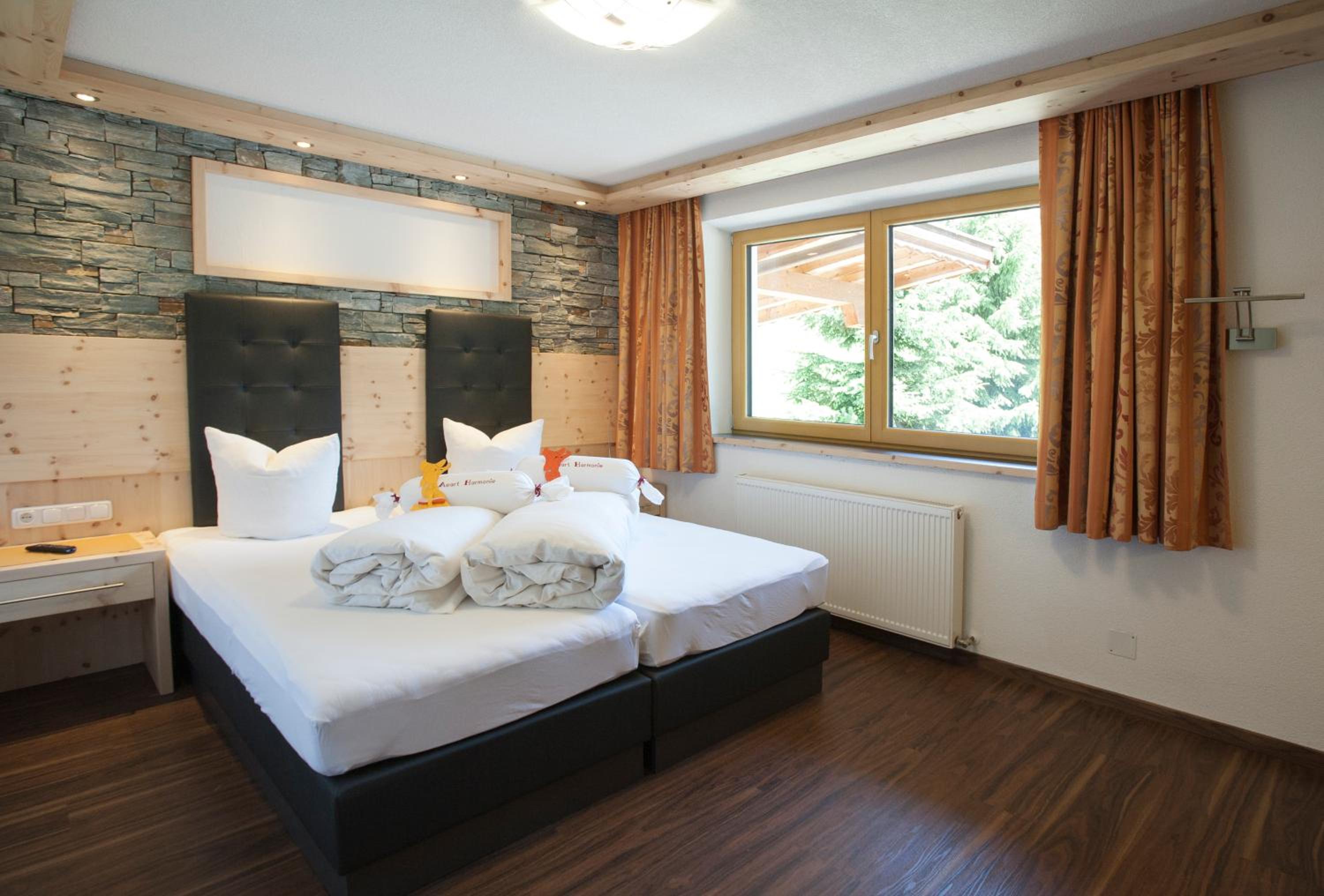 One-Bedroom Apartment with Balcony photo 1