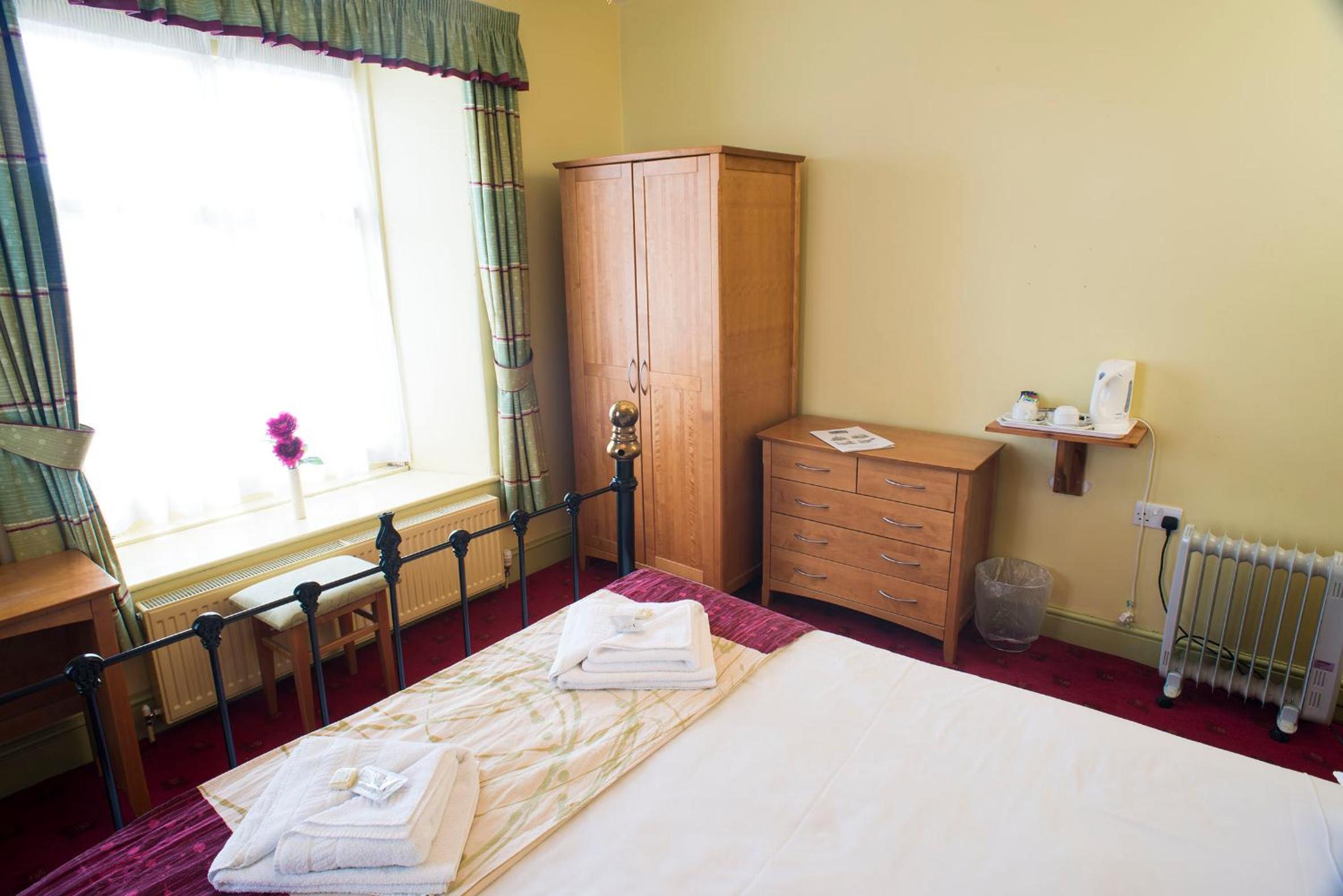 Double Room - Photo 15