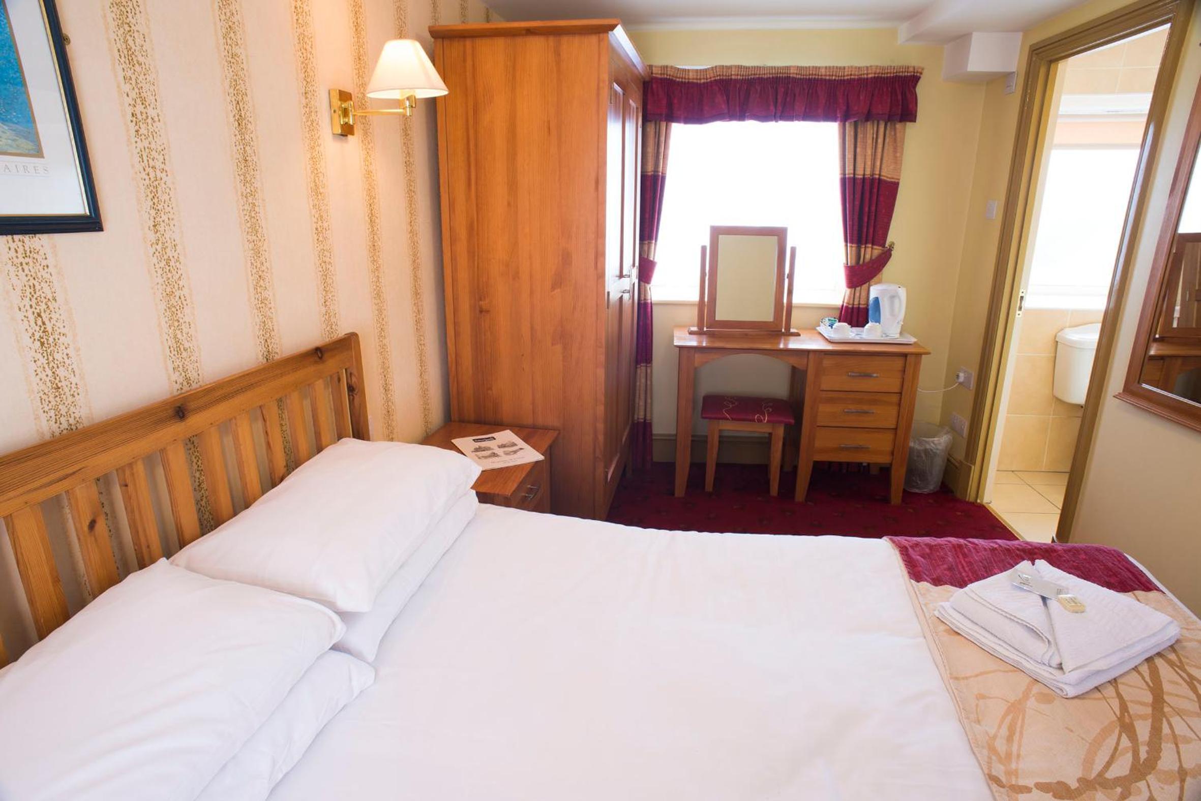 Double Room - Photo 9