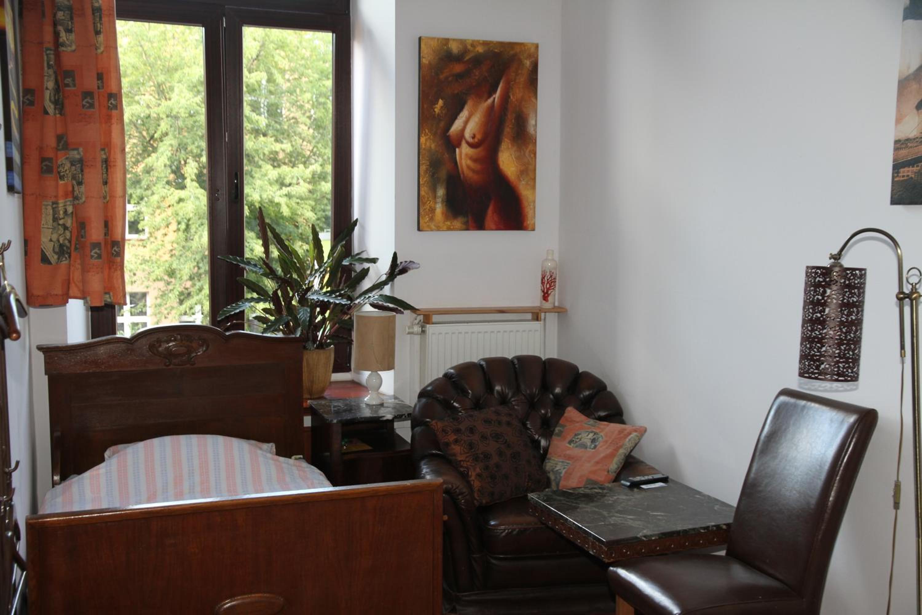 Budget Twin Room with Private External Bathroom photo 1
