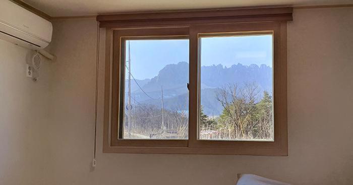 Twin Room with Mountain View photo 3