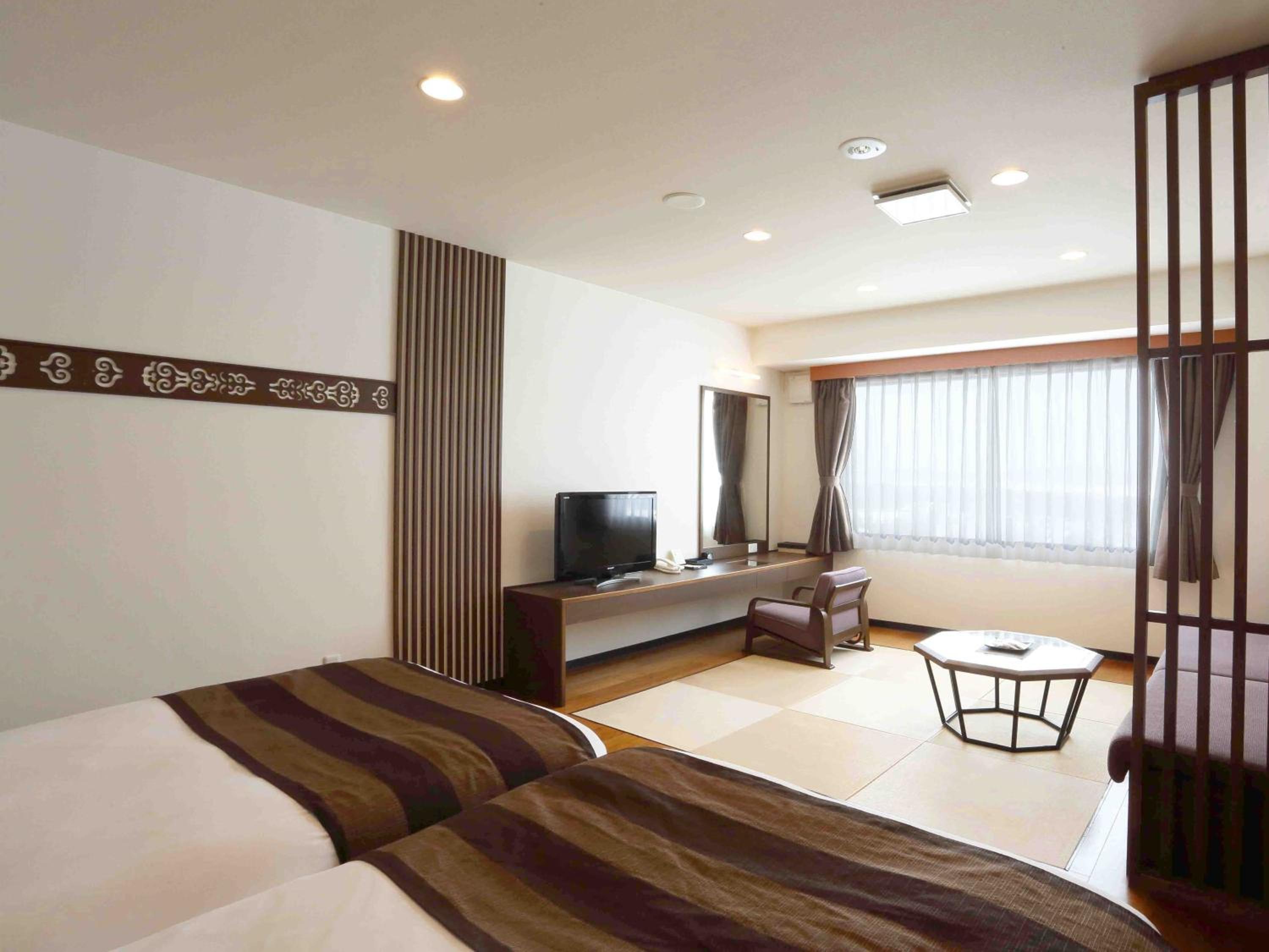Room with Tatami Area - Buffet Breakfast + Buffet Dinner Included  - Non-Smoking - Photo 13