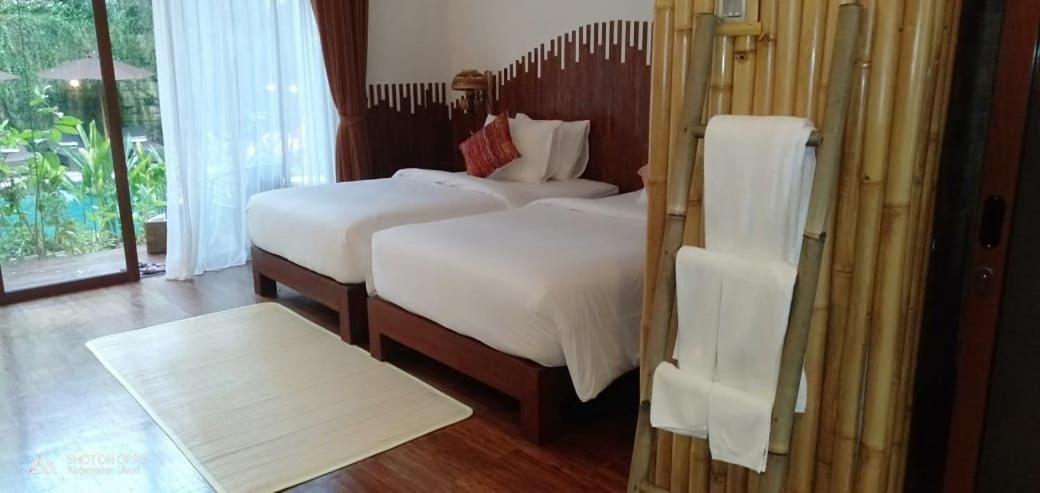 Deluxe Double or Twin Room with Pool View - Photo 4