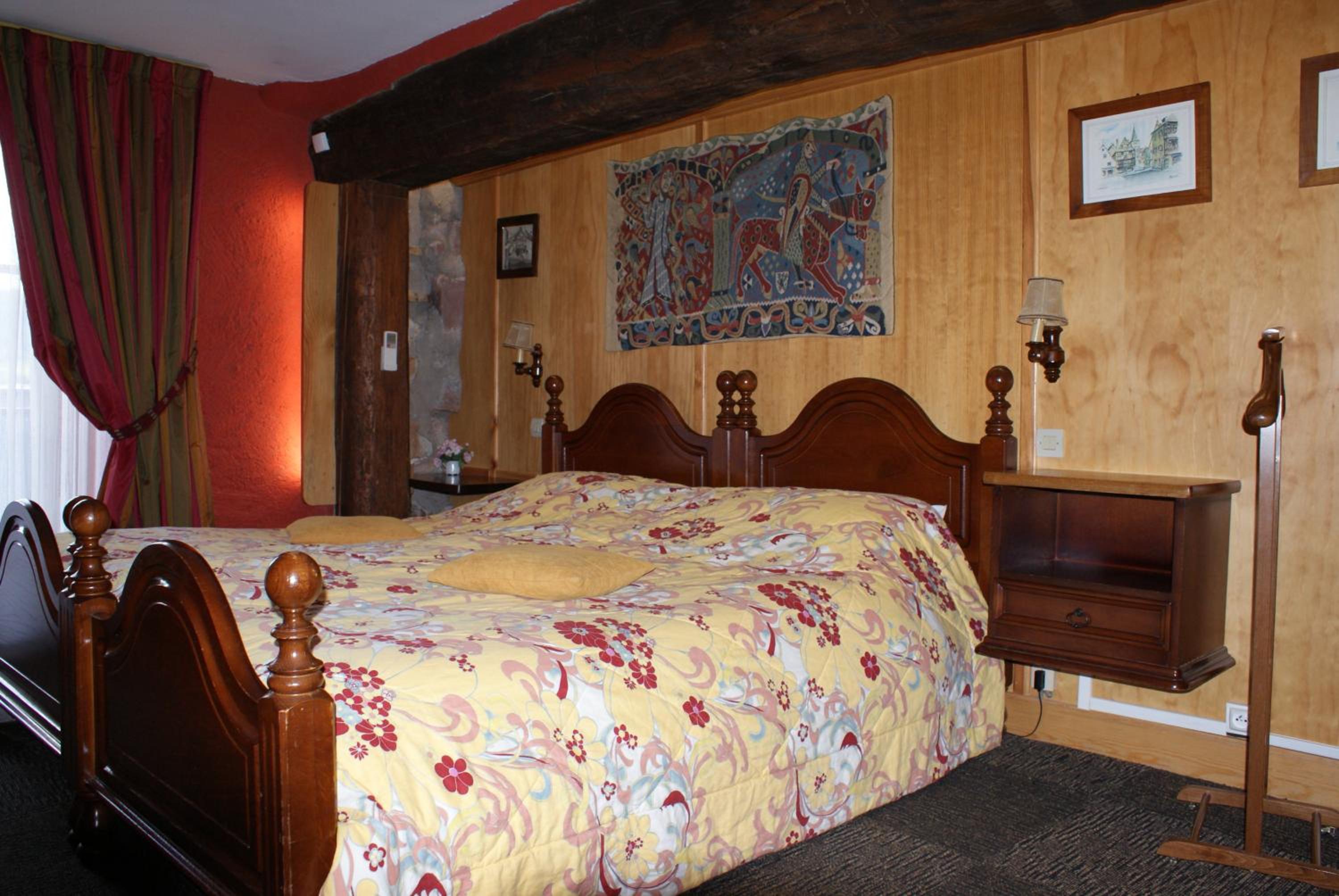 Twin Room - Photo 22