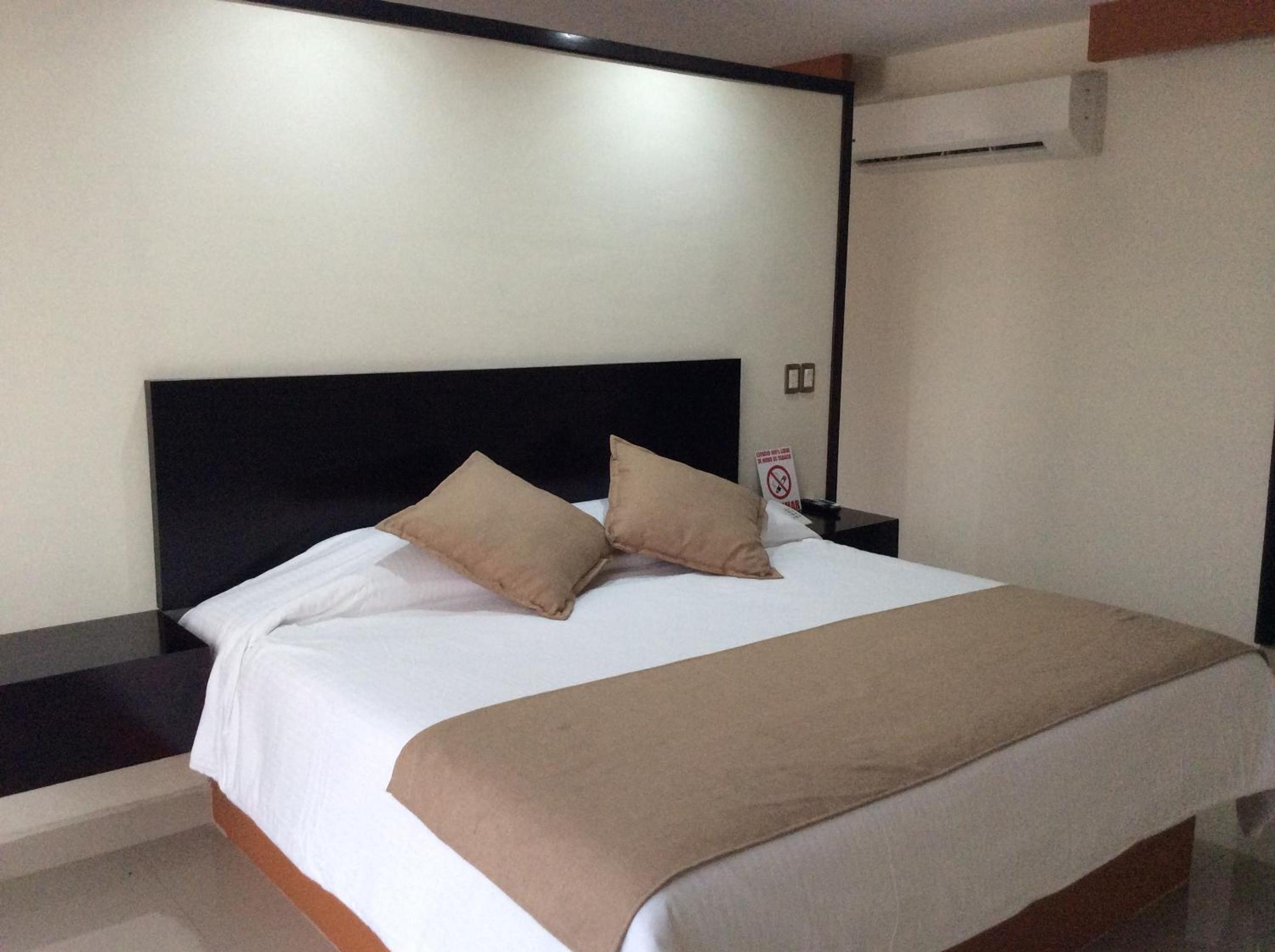 Superior King Suite photo 2