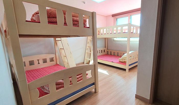 Bed in 4-Bed Male Dormitory Room photo 1