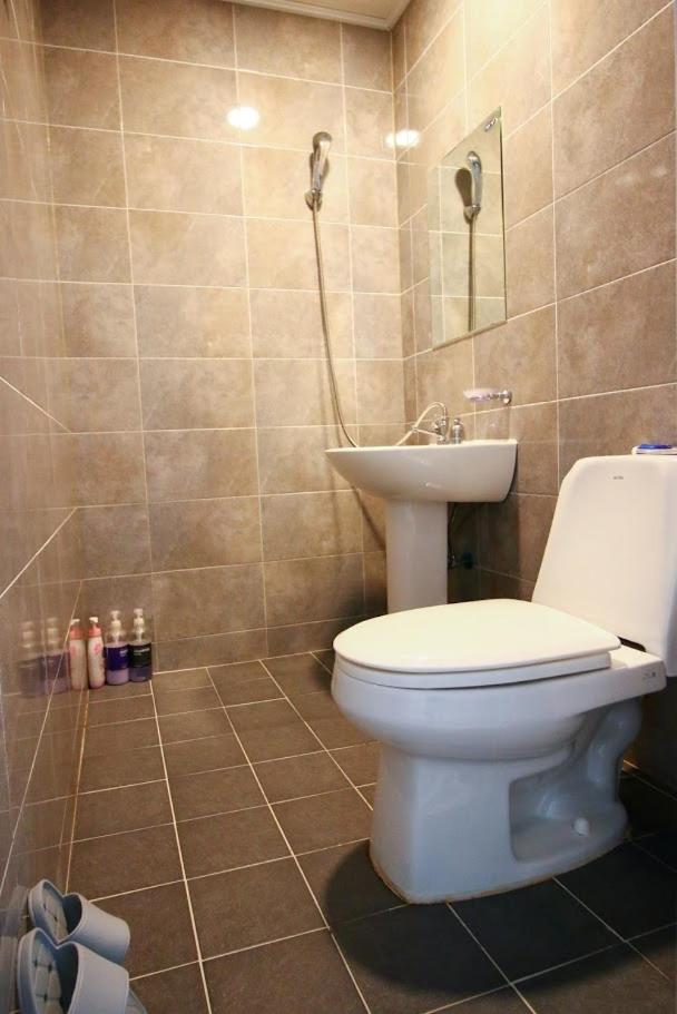 Small Single Room photo 2