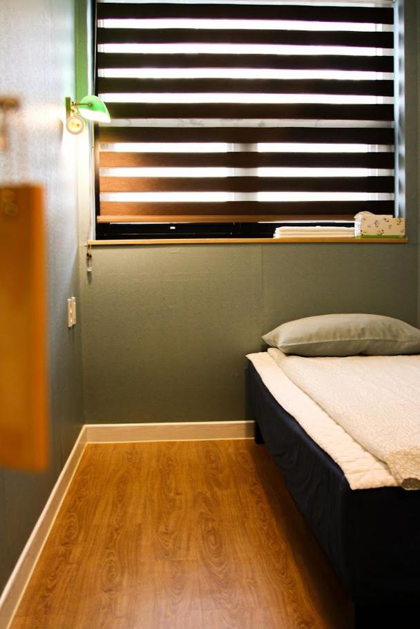 Small Single Room photo 1