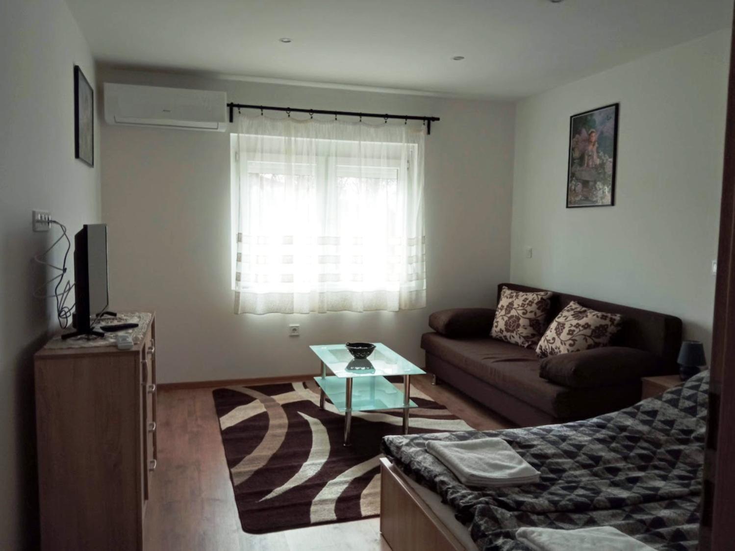 Quadruple Room with Private Bathroom - Photo 4