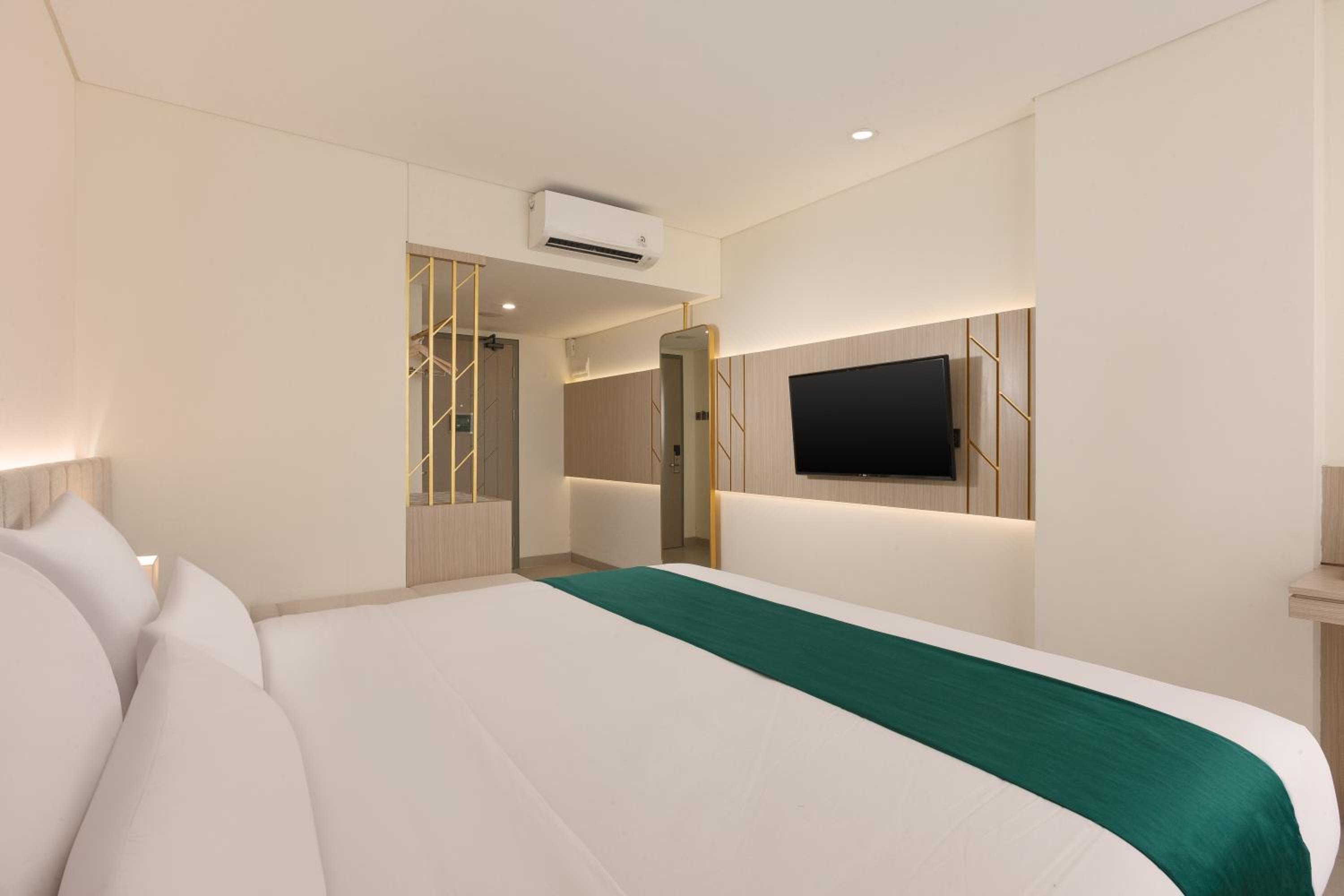 Deluxe Double or Twin Room photo 3
