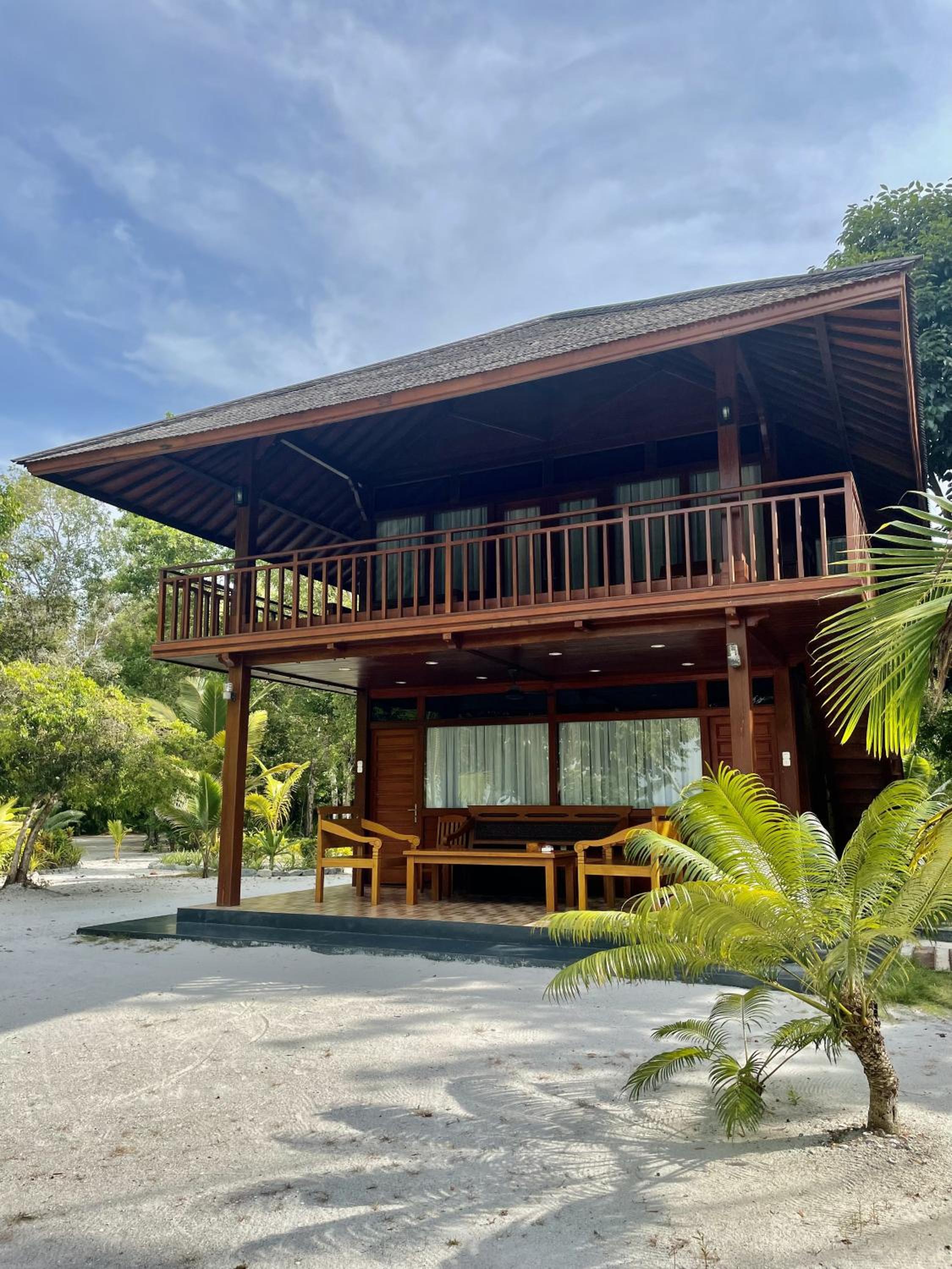 Three-Bedroom Villa - Photo 9