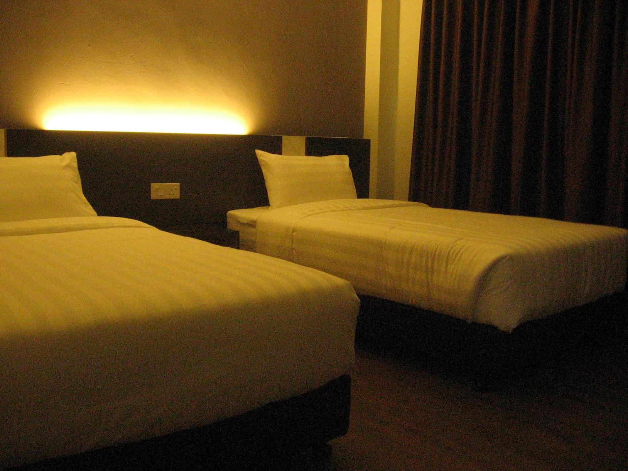 Standard Twin Room - Photo 5