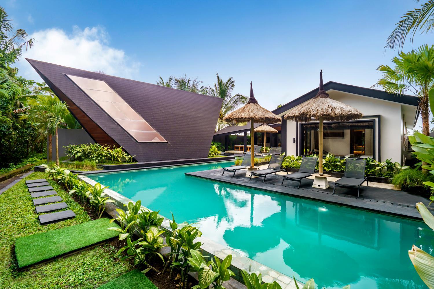 Villa - Photo 2