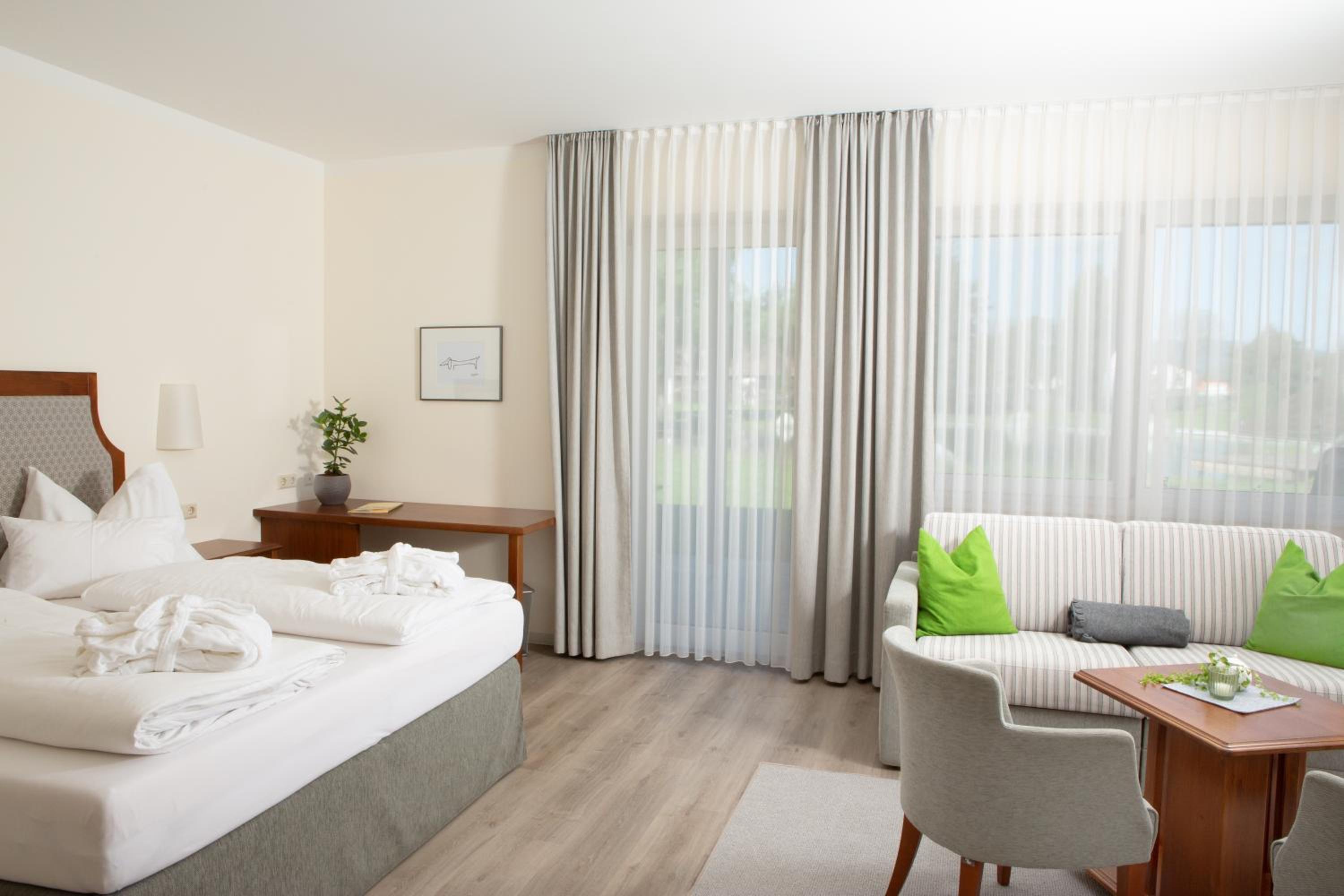 Deluxe Double Room with Balcony photo 1