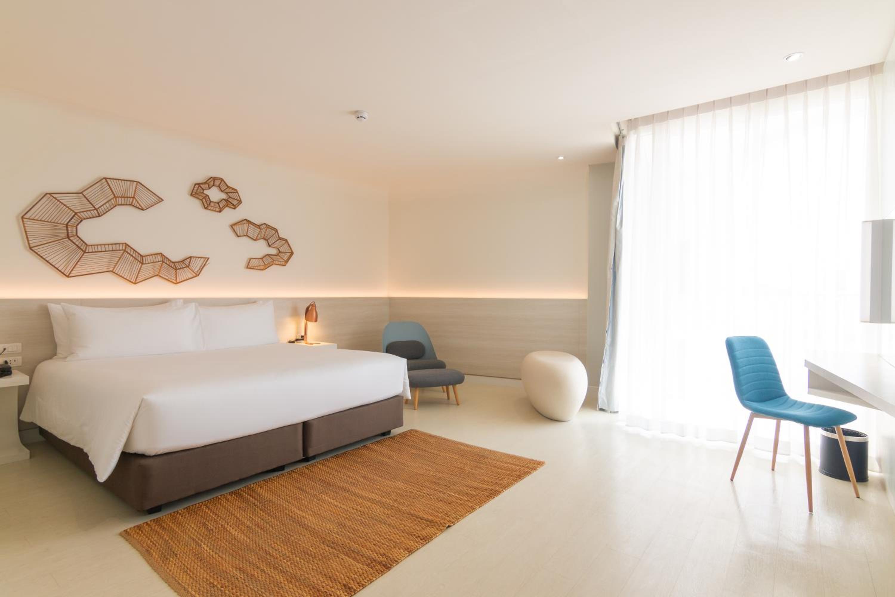Suite with Balcony - Photo 12