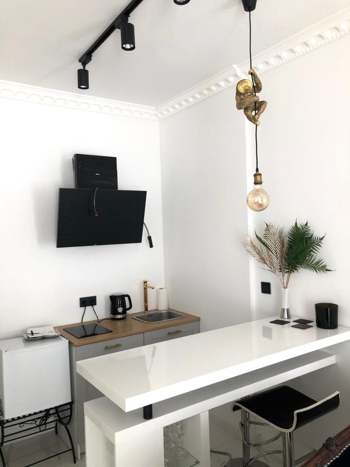 One-Bedroom Apartment - Photo 9