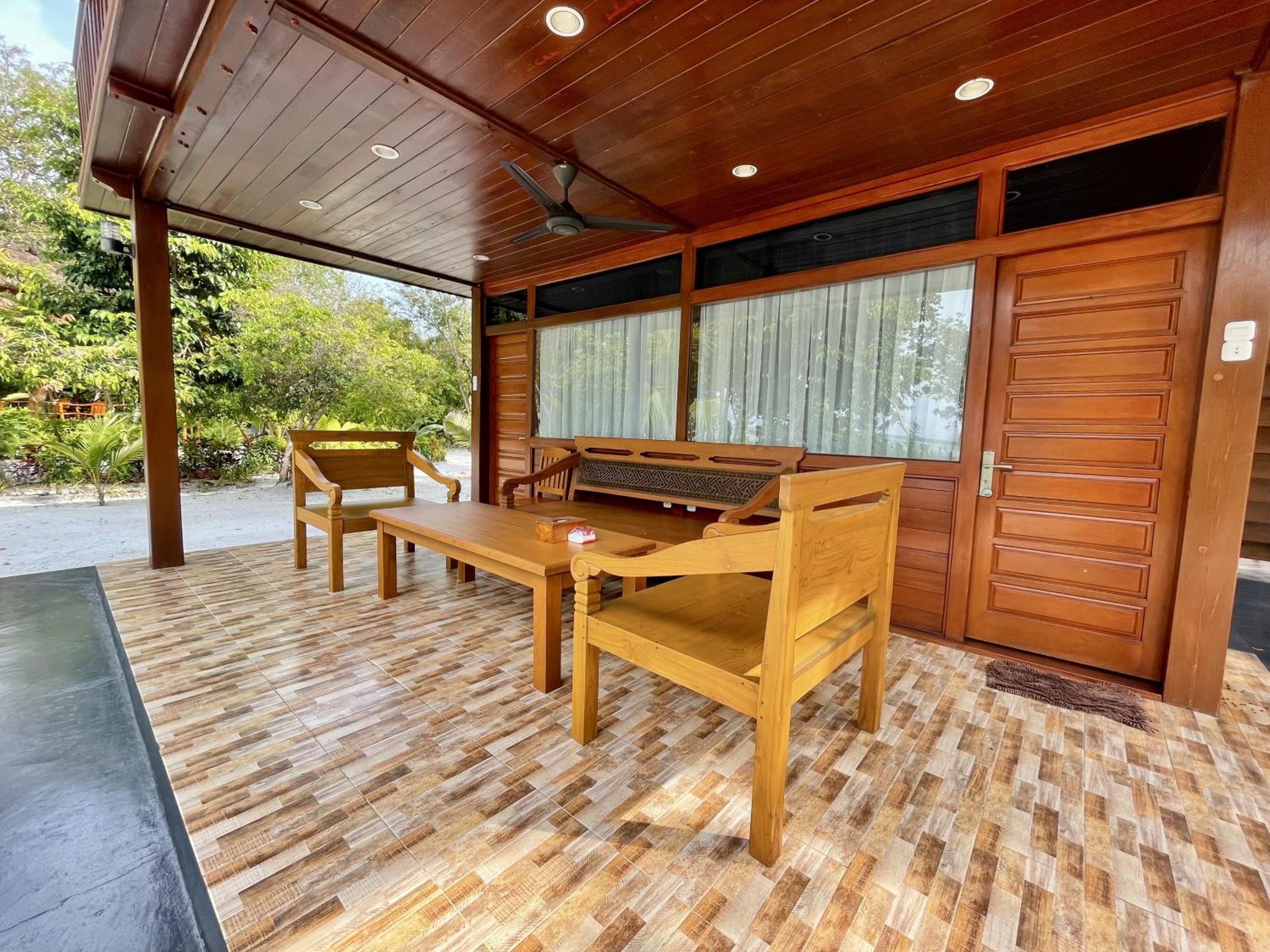 Three-Bedroom Villa - Photo 6