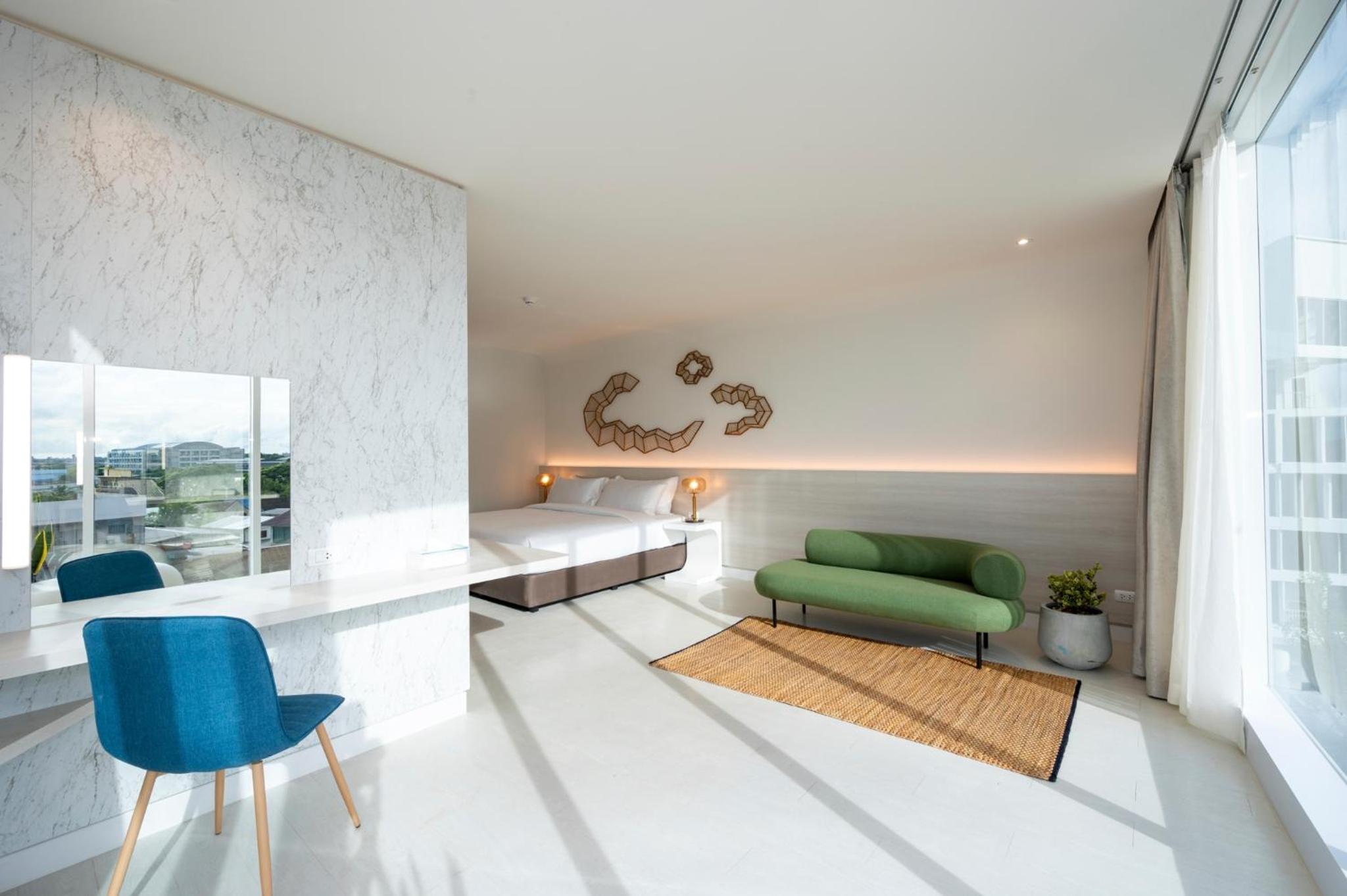 Suite - Photo 8