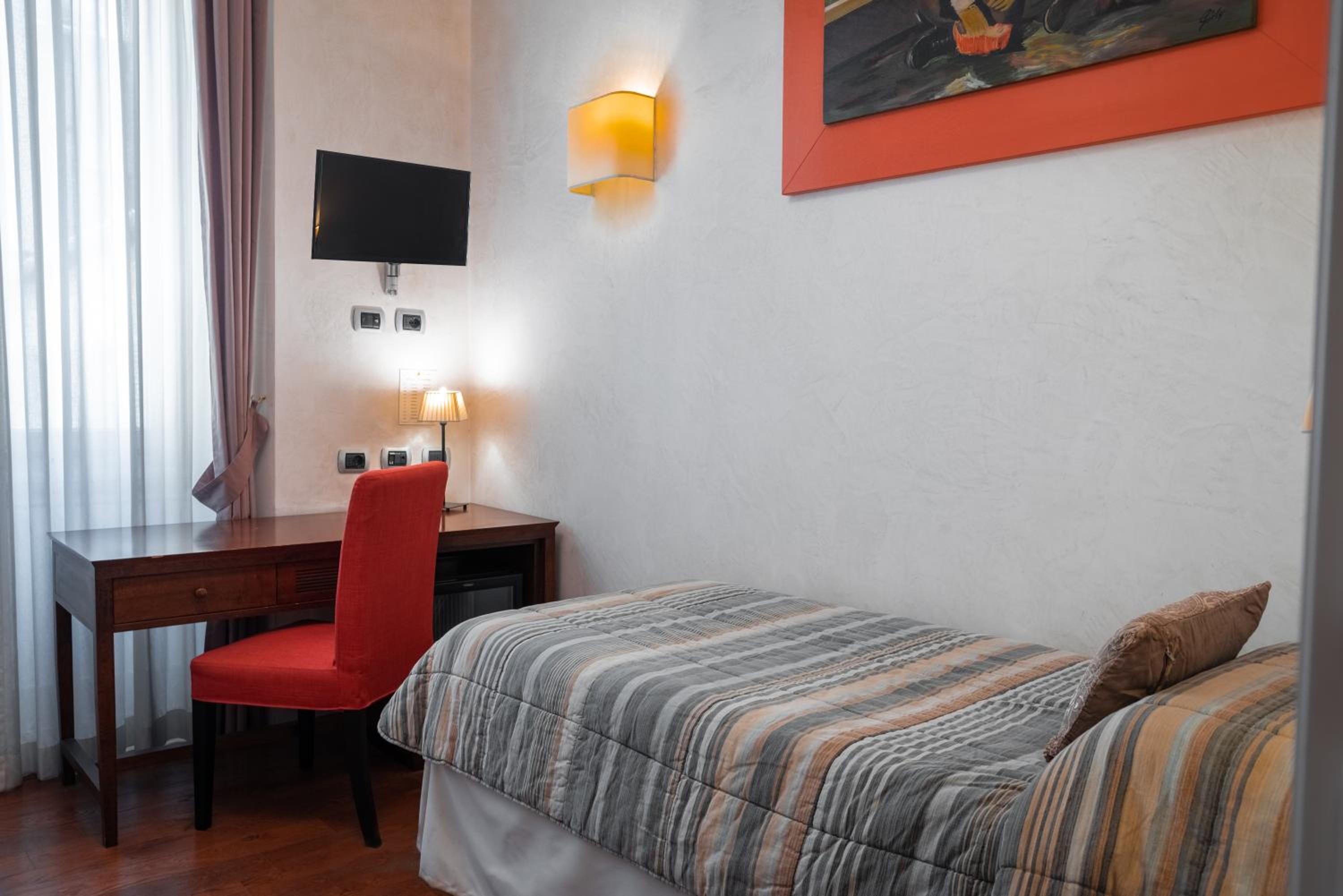 Single Room photo 1
