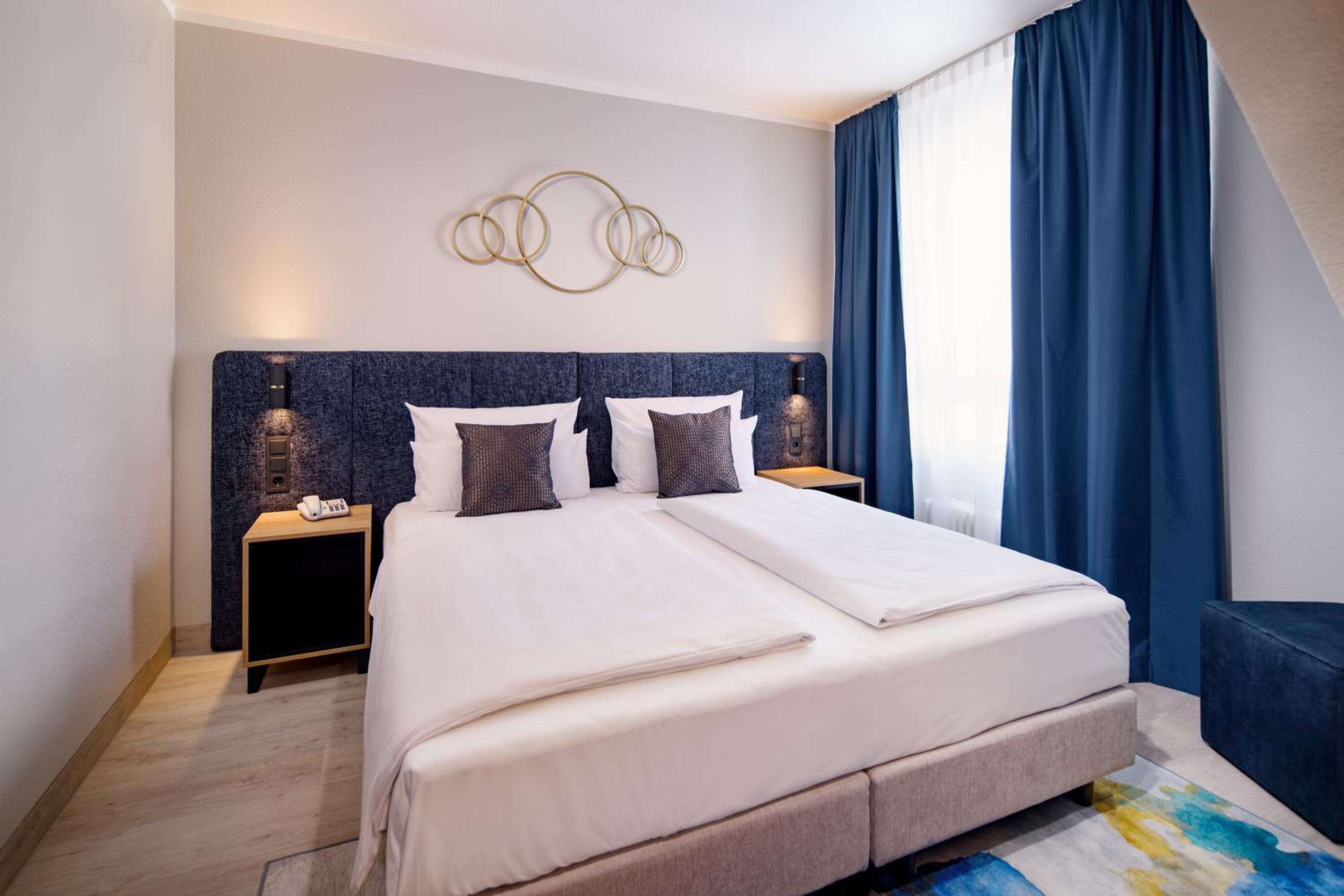 Standard Double Room - Photo 8
