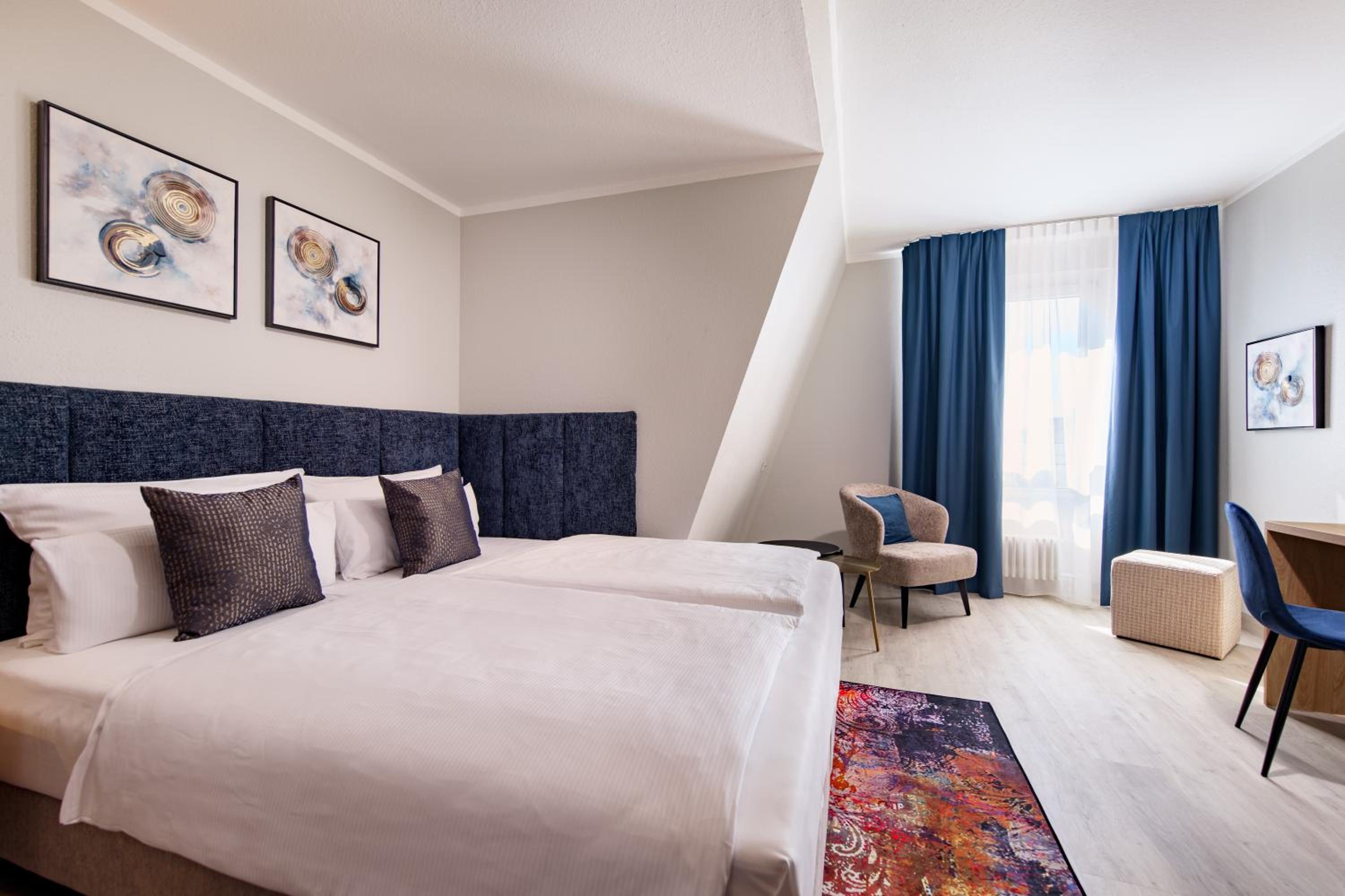 Standard Double Room - Photo 21