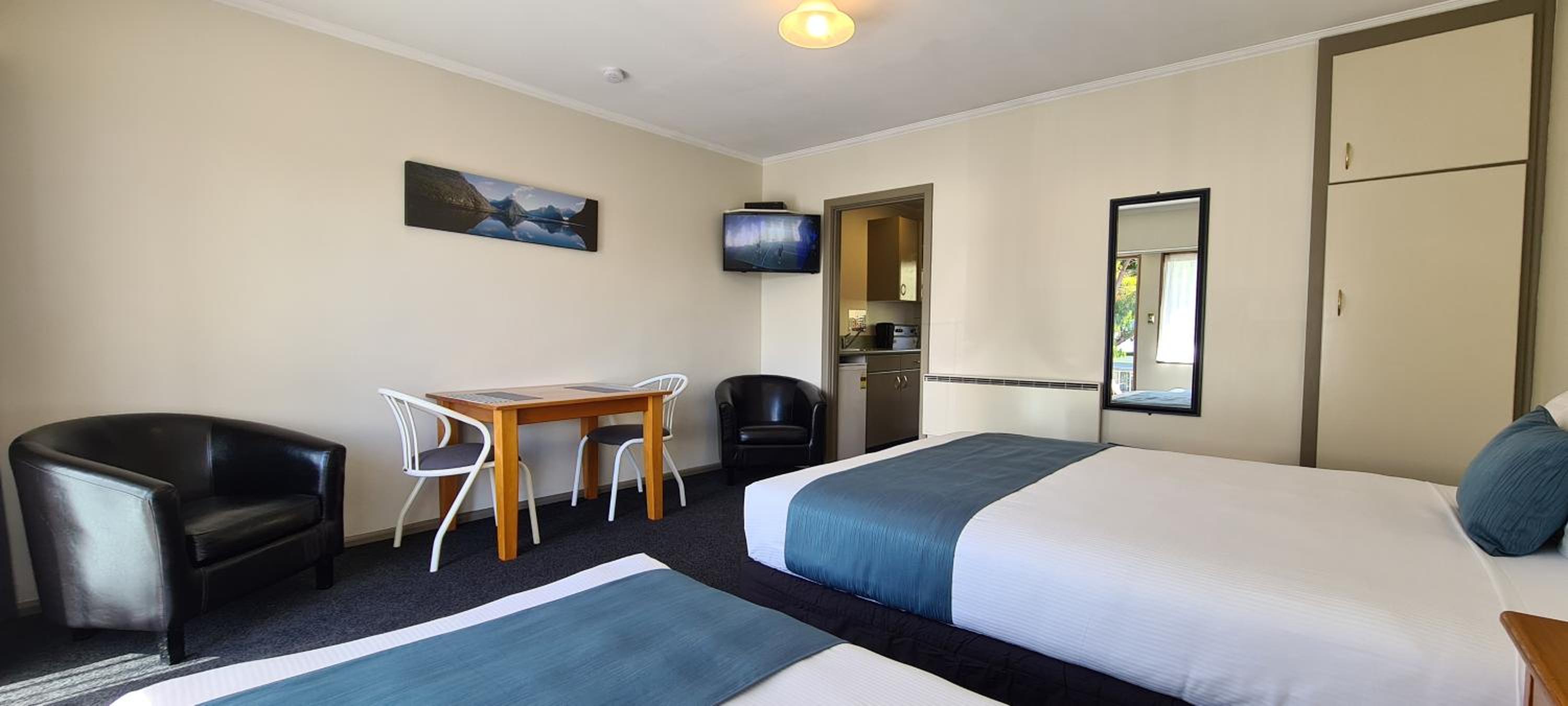 Standard Twin Room photo 2