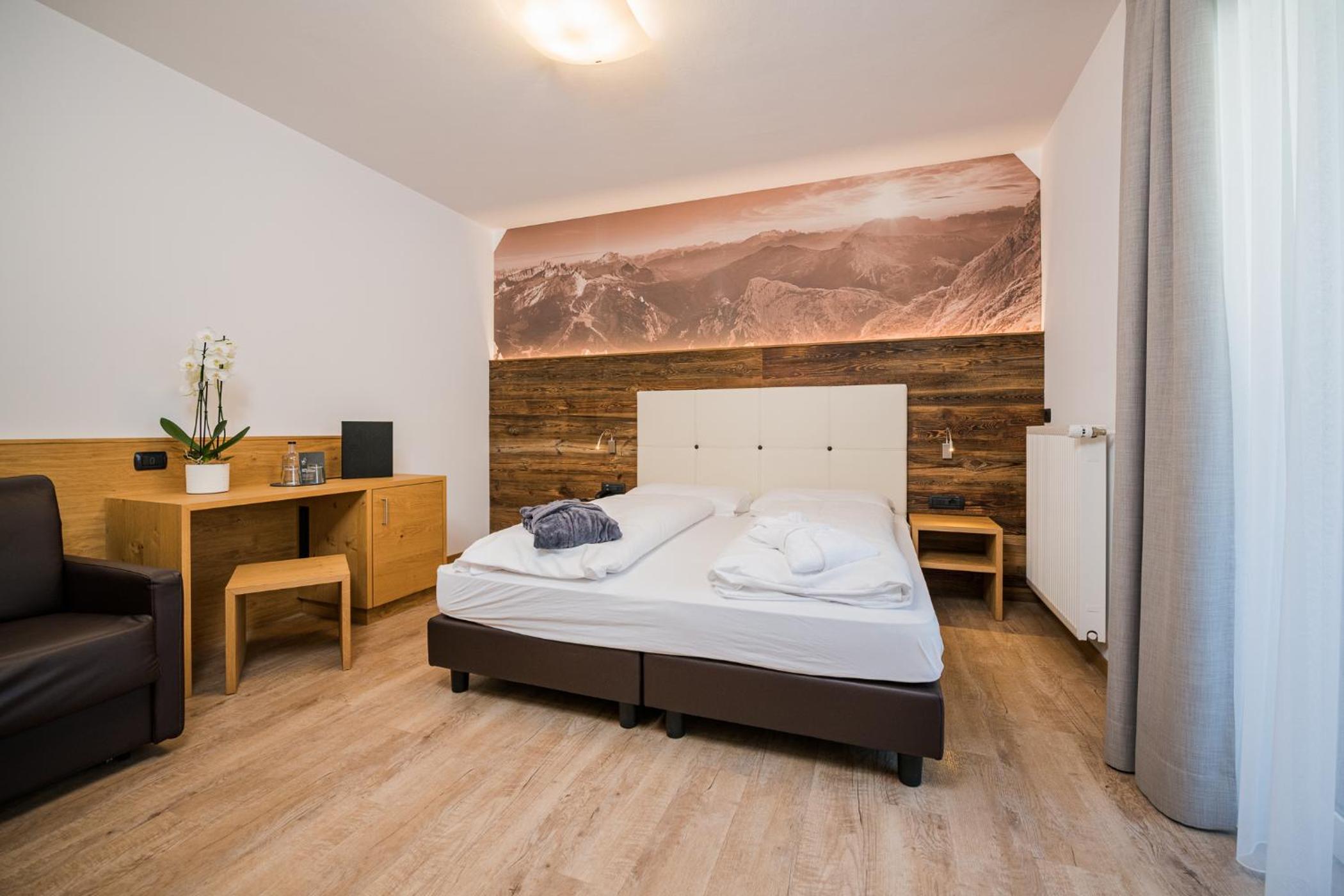 Double Room with Balcony - Photo 5