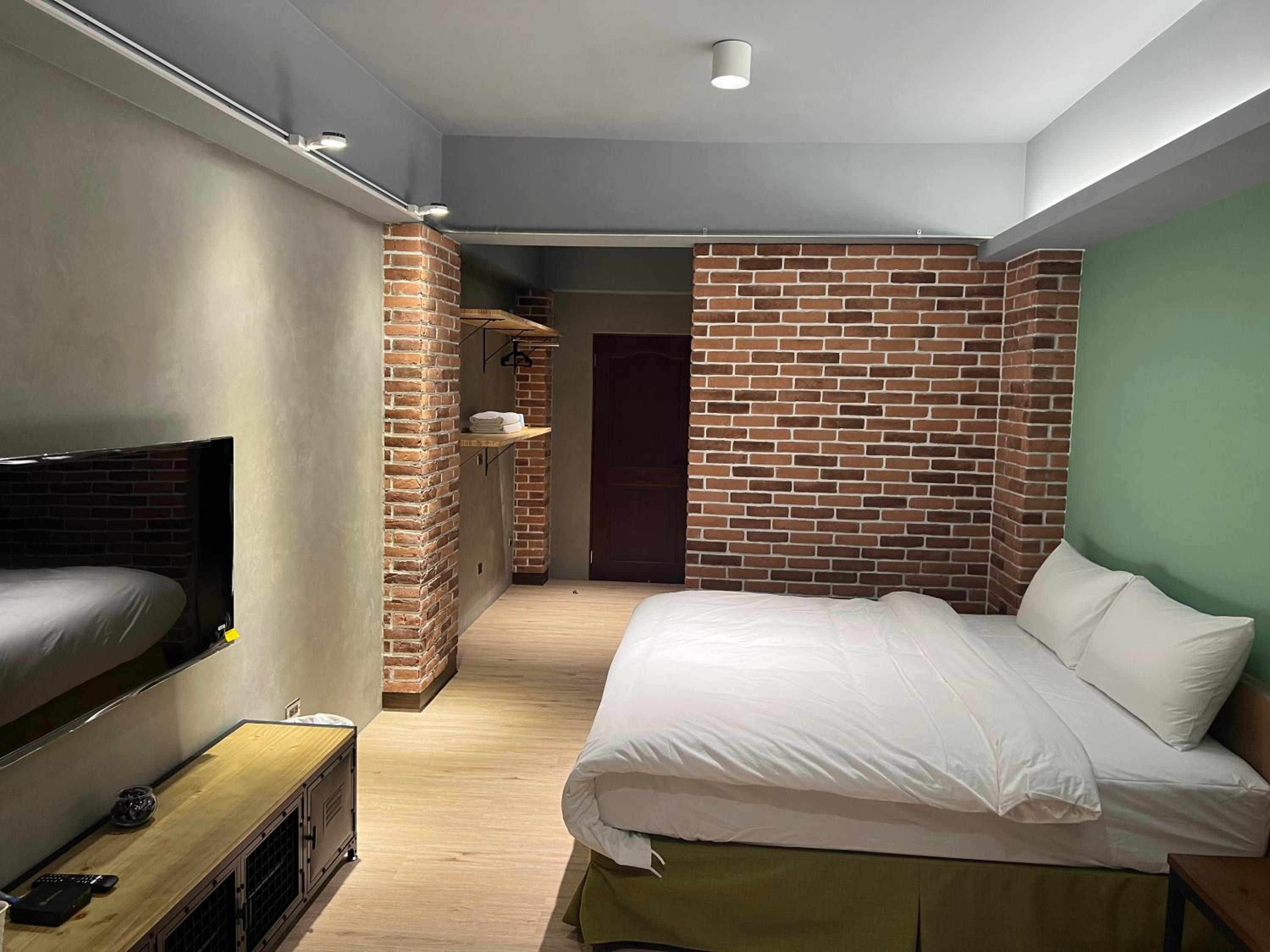 Double Room with Balcony - Photo 1