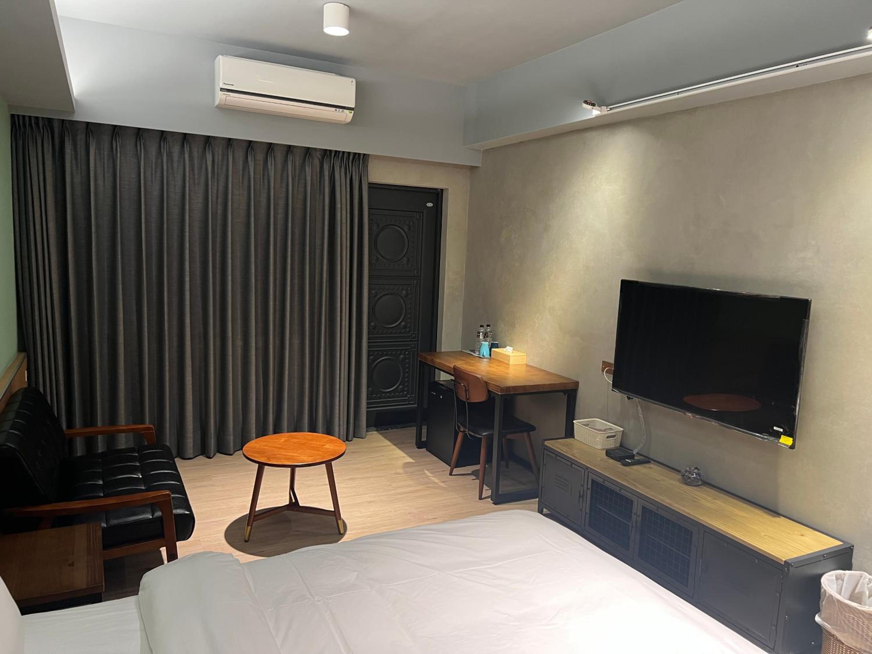 Double Room with Balcony - Photo 4