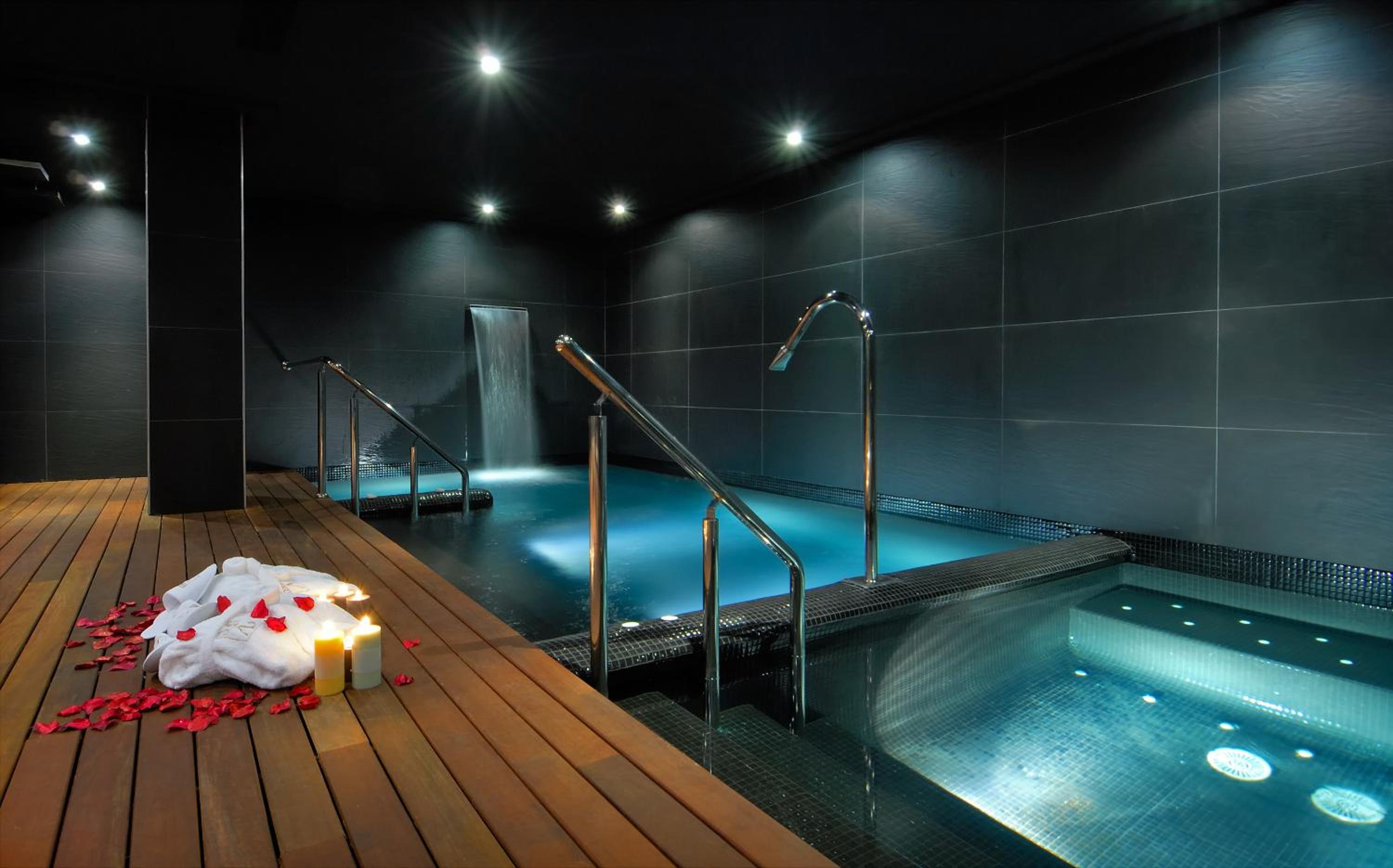 Double or Twin Room with Spa Access