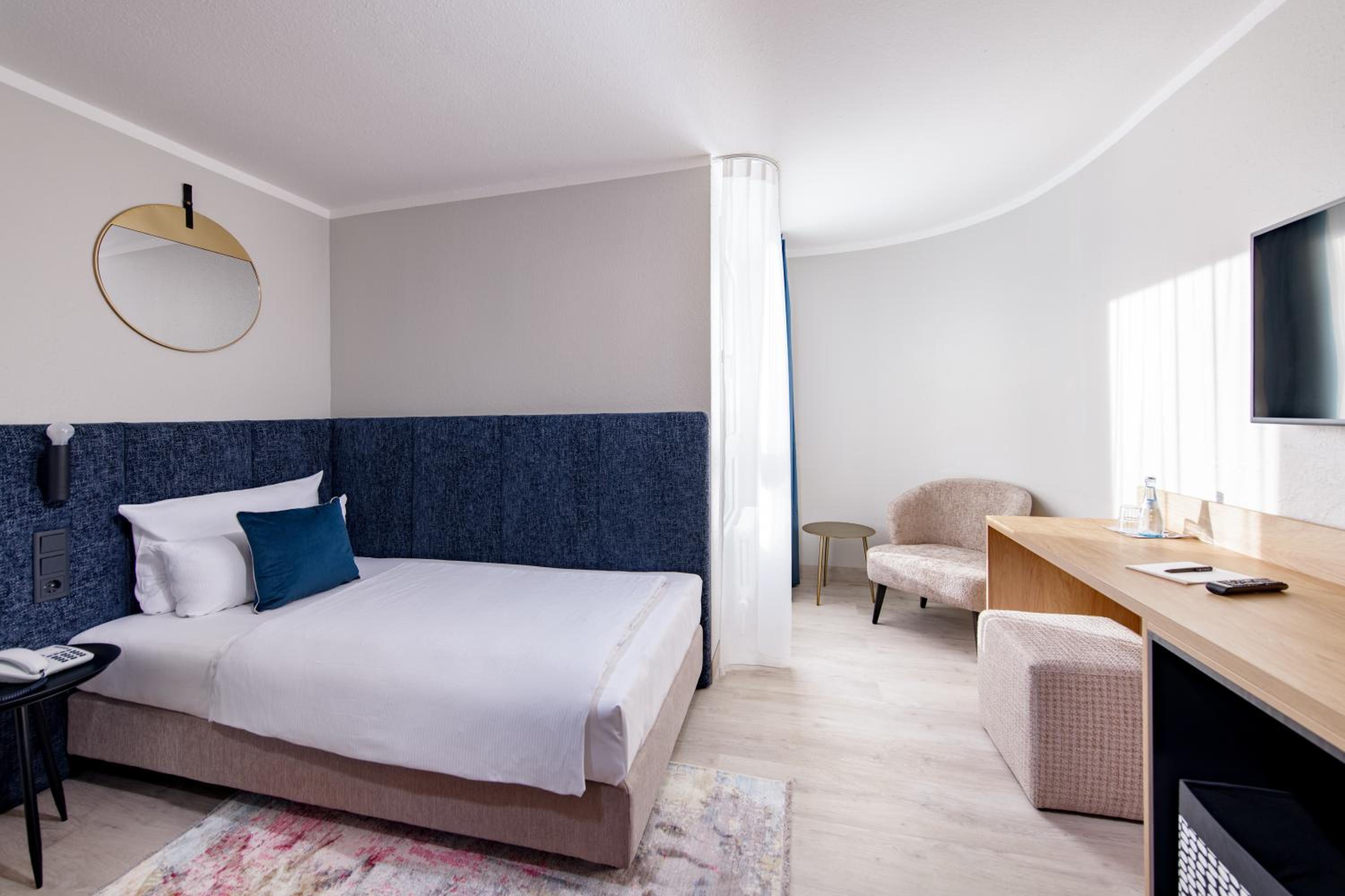 Standard Double Room - Photo 22