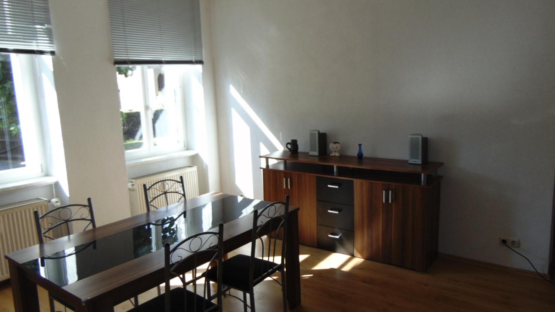Basic Triple Room with Shared Bathroom photo 3