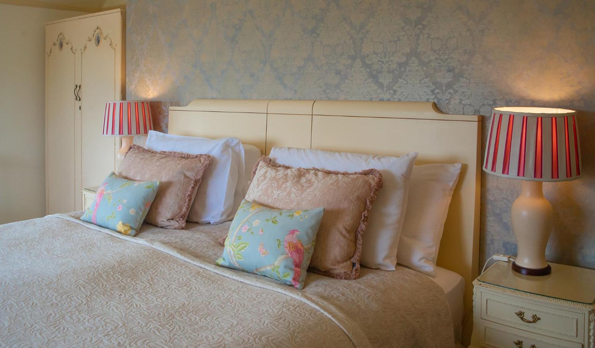 Superior King Room - Photo 6