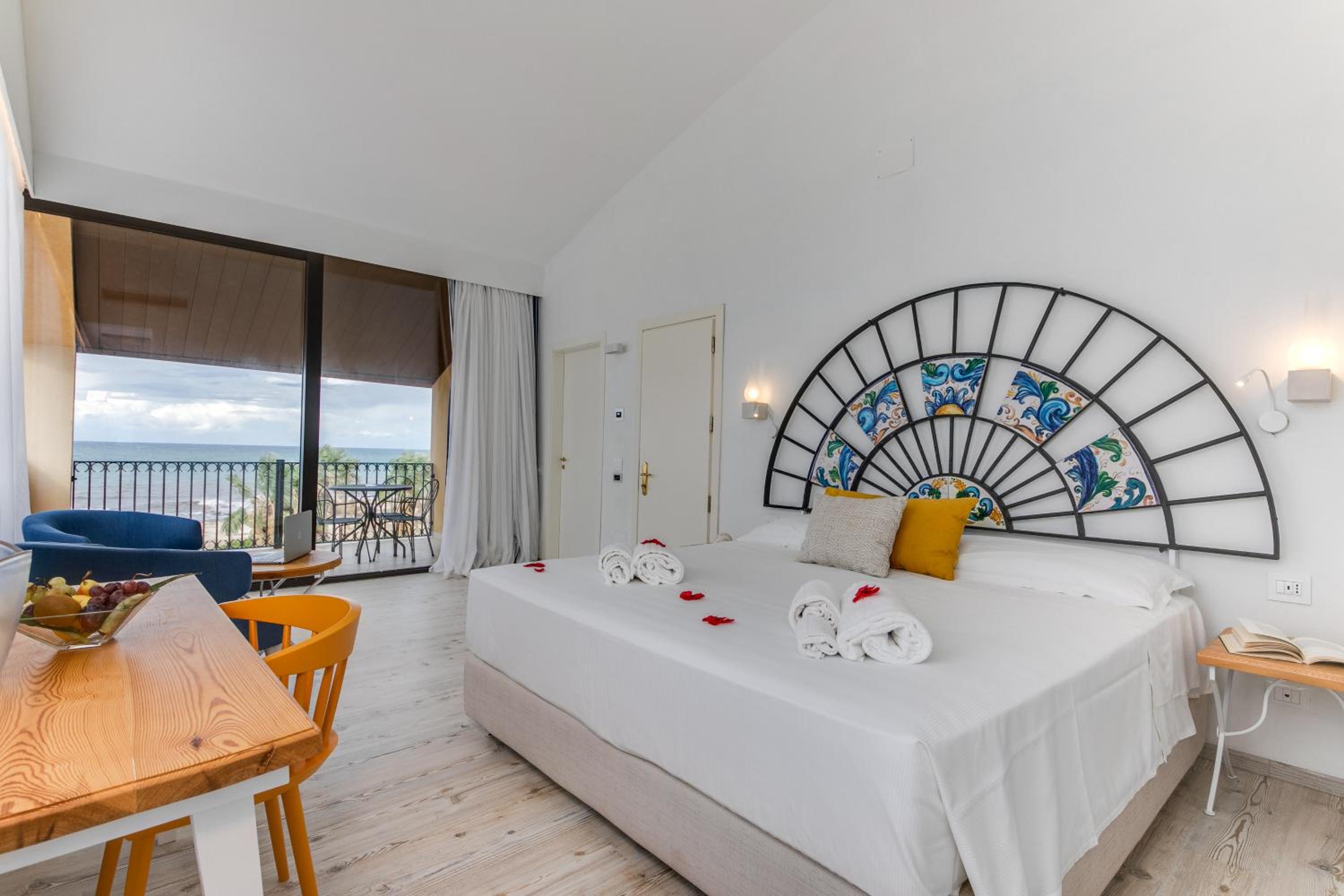 Queen Room with Sea View