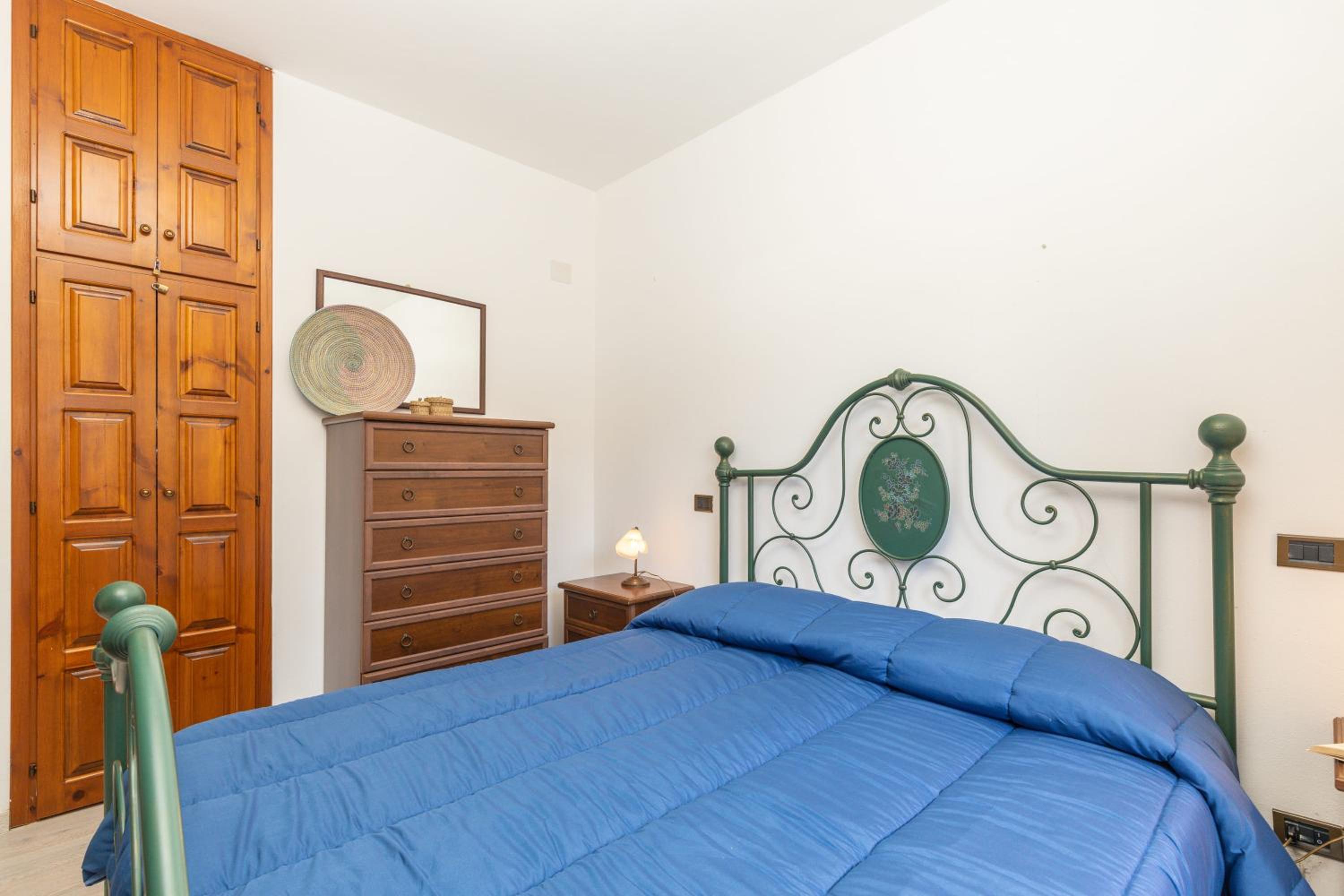 One-Bedroom Apartment photo 3