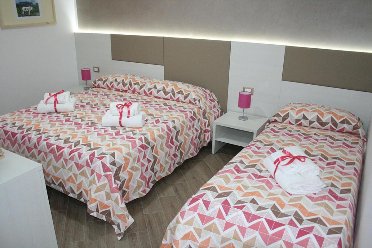 Basic Triple Room photo 2