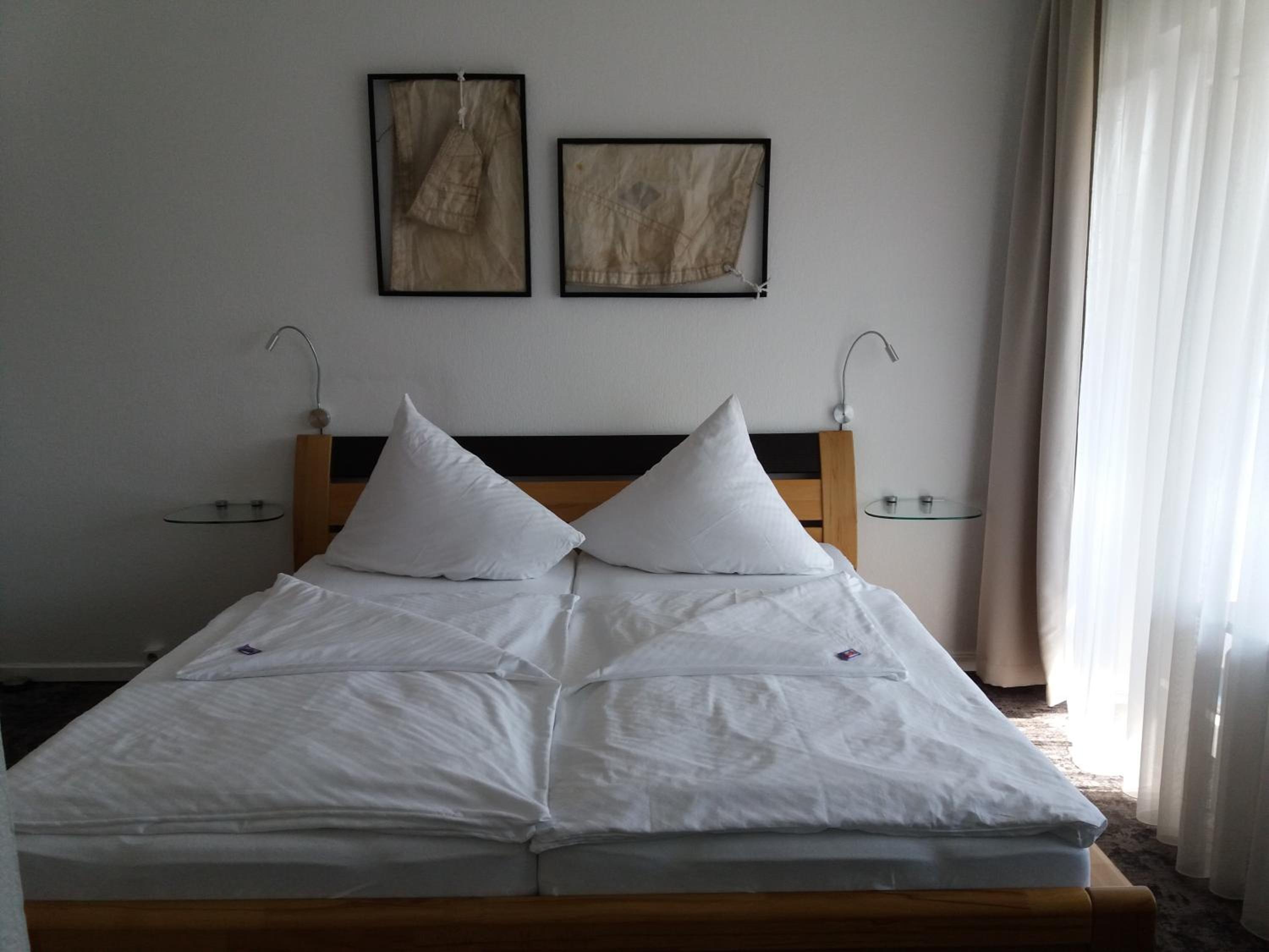 Double Room with Balcony - Photo 21