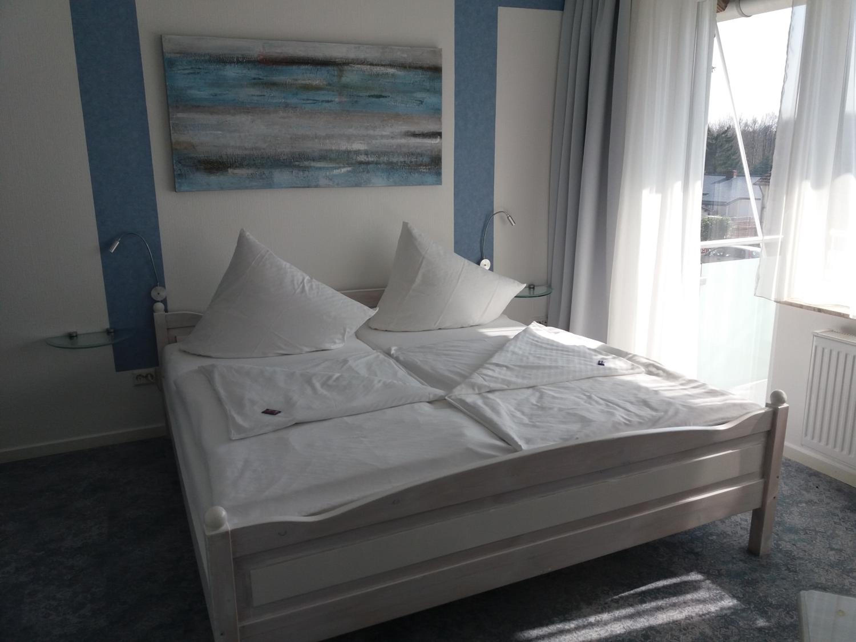 Double Room with Balcony - Photo 15
