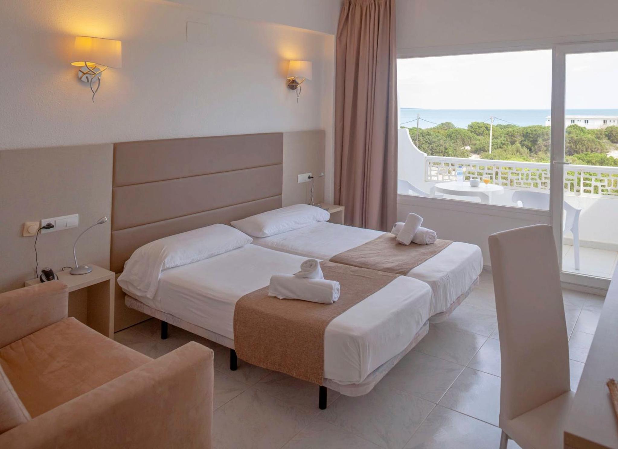Habitación Doble con Balcón y Vista al Mar